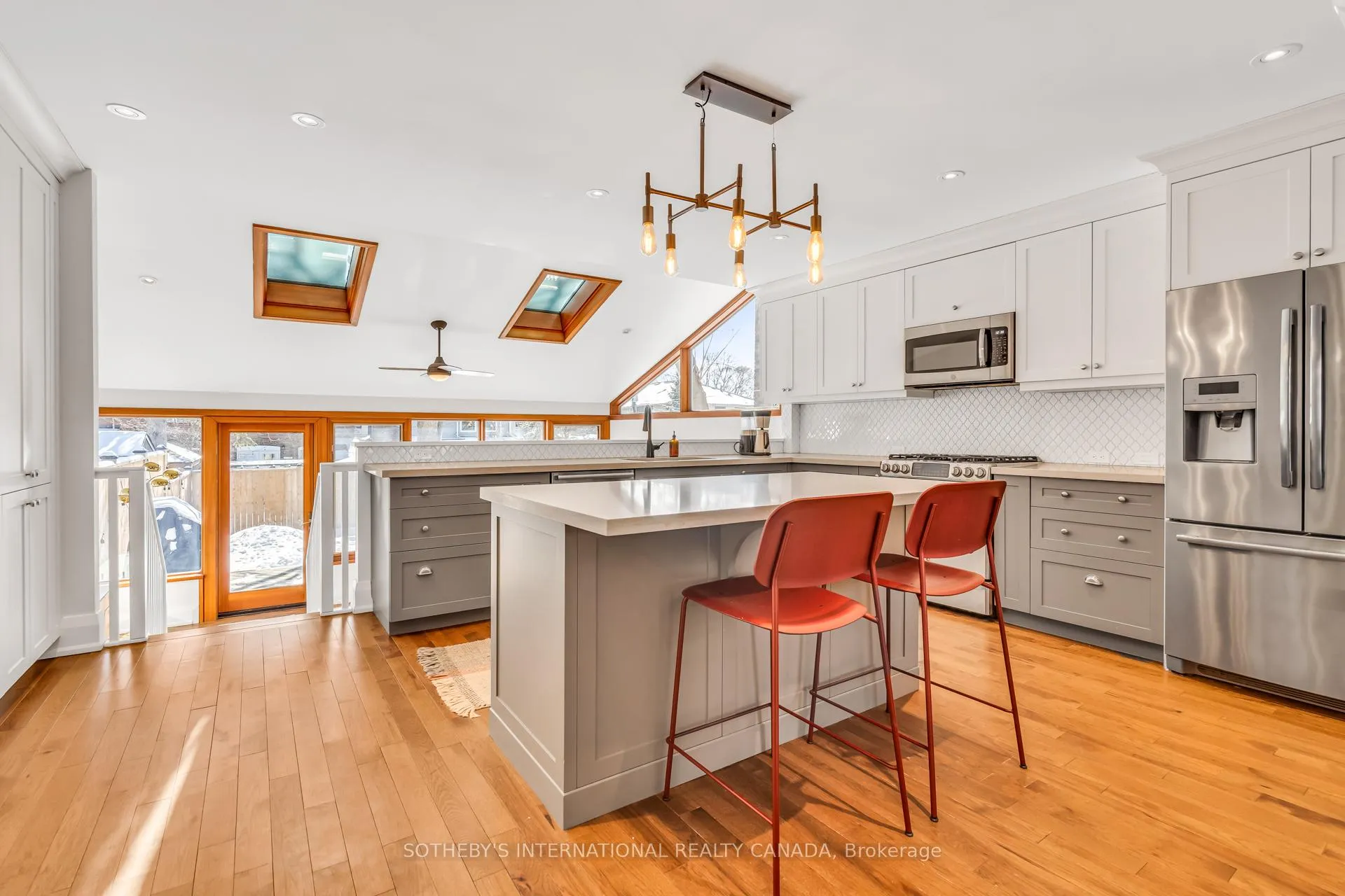 Photo 10 of 15 Avion Avenue, Toronto, The Beaches — HOMEH