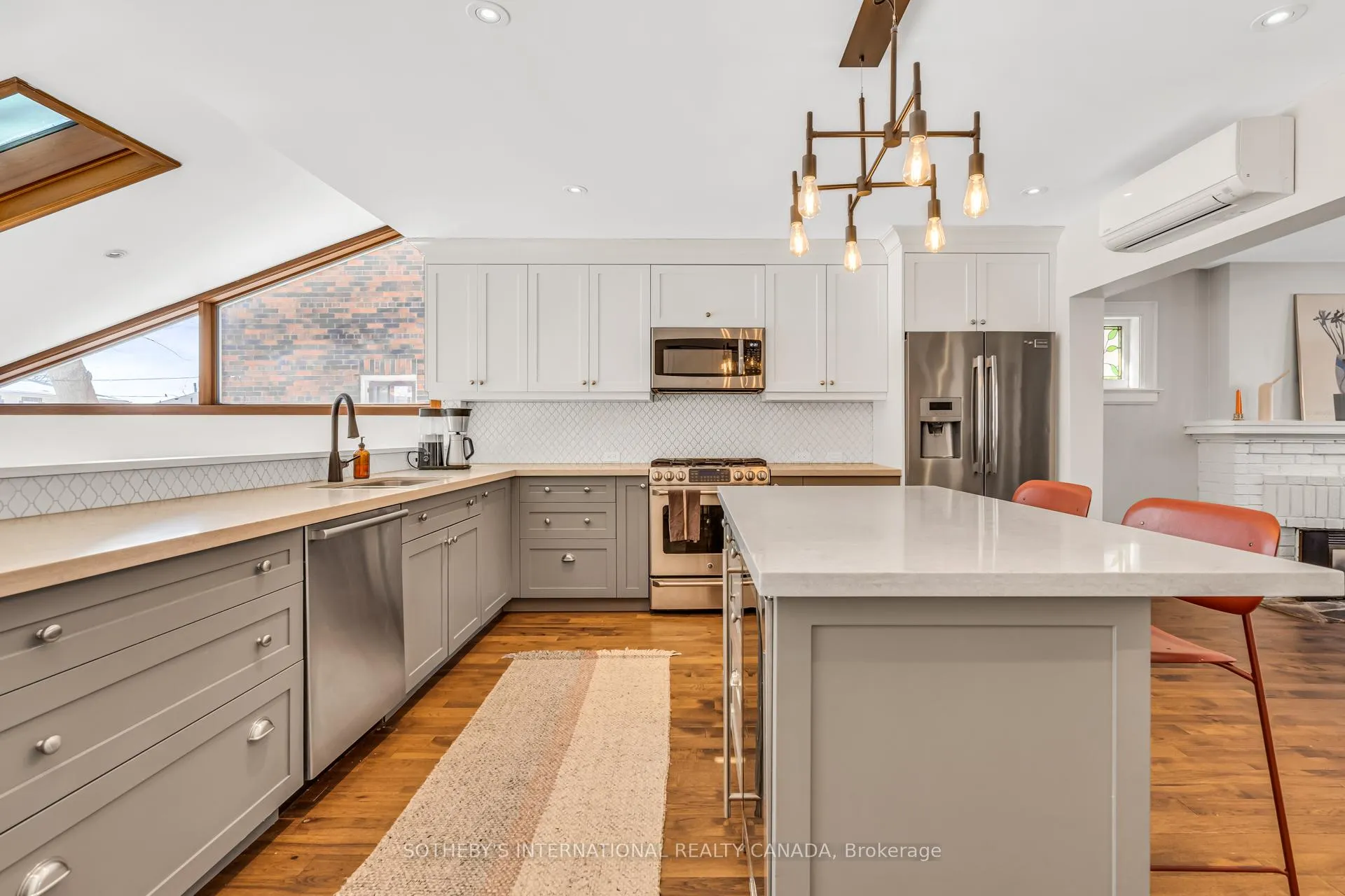 Photo 12 of 15 Avion Avenue, Toronto, The Beaches — HOMEH