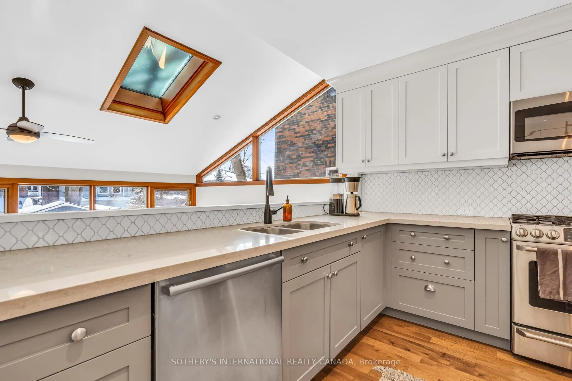 Photo 14 of 15 Avion Avenue, Toronto, The Beaches — HOMEH