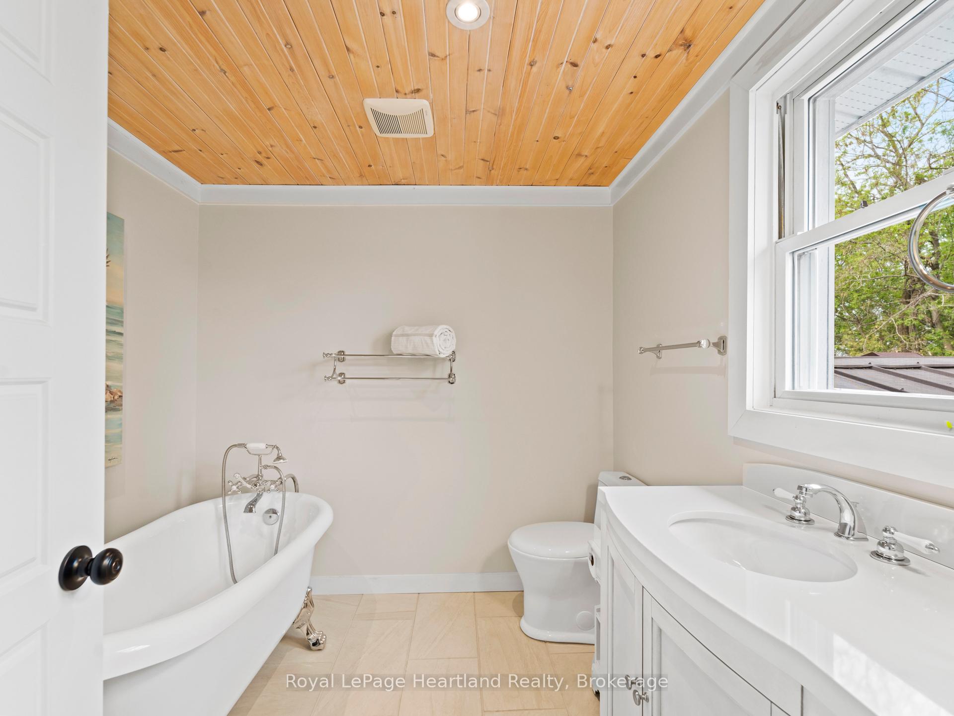 Photo 33 of 70 Kruse Drive, Huron East, Egmondville — HOMEH