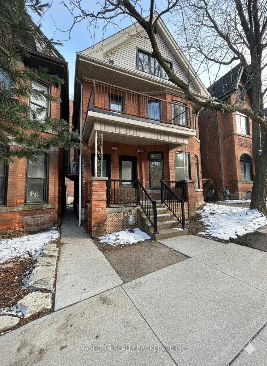 Front of Unit 6, 259 John Street S