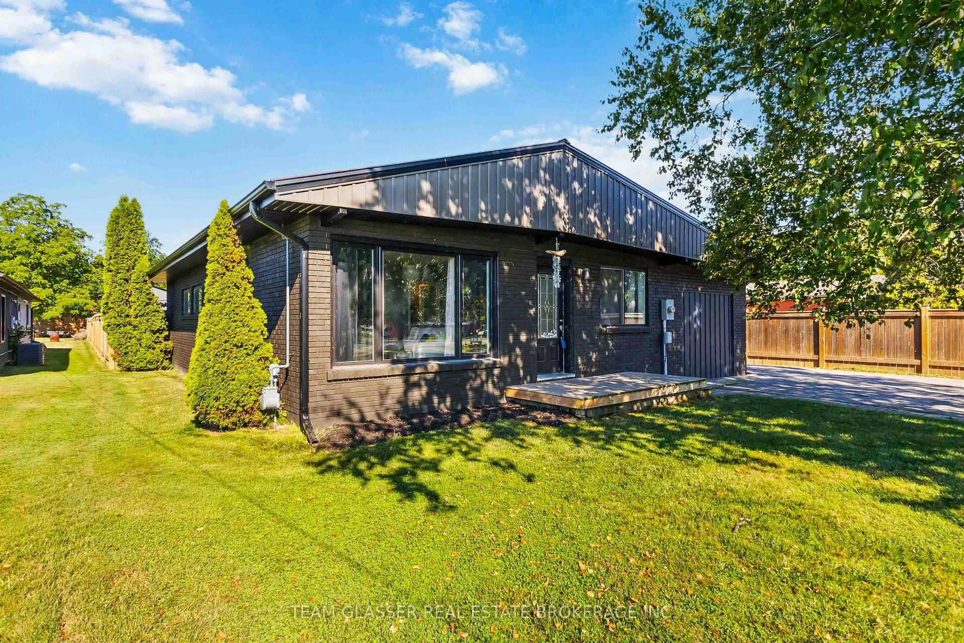 Photo 4 of 11241 Imperial Road, Malahide, Rural Malahide — HOMEH