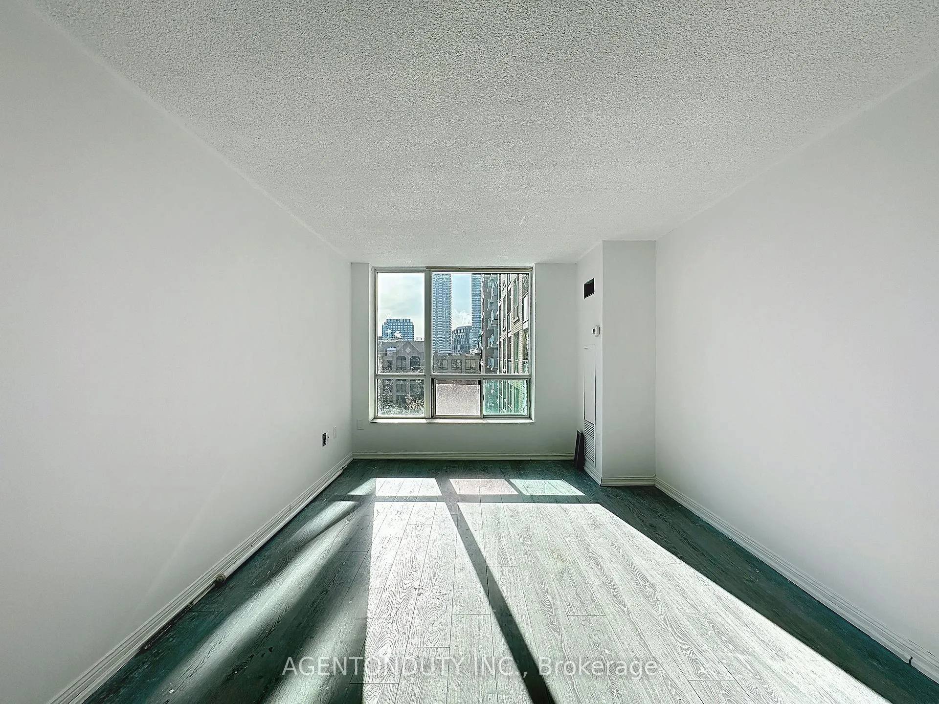 Photo 17 of Unit 712, 109 Front Street E, Toronto, Waterfront Communities — HOMEH