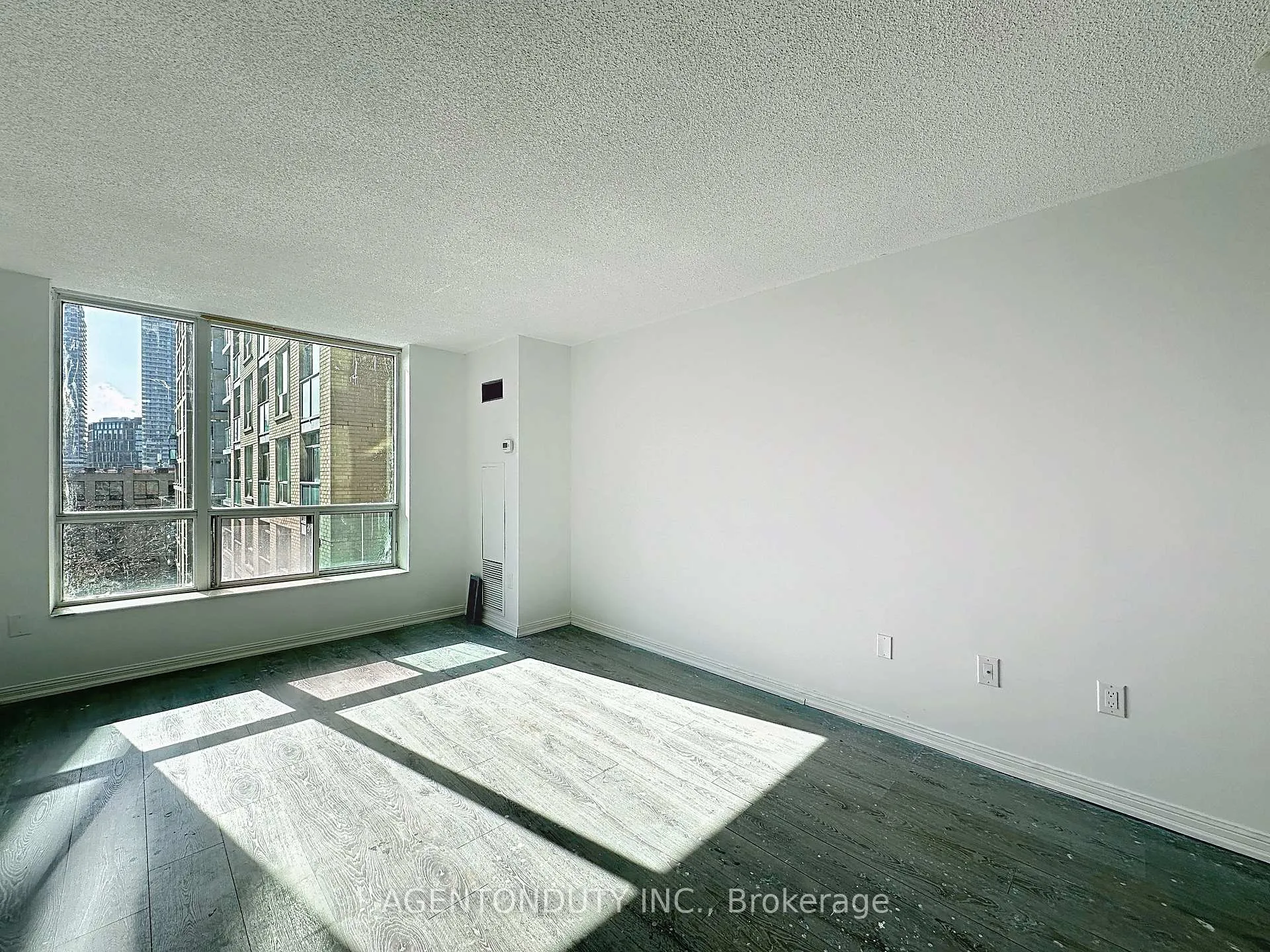Photo 18 of Unit 712, 109 Front Street E, Toronto, Waterfront Communities — HOMEH