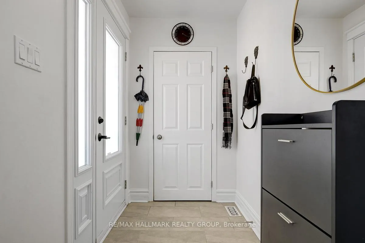 Photo 3 of 2268 Utah Street, Ottawa, Alta Vista — HOMEH