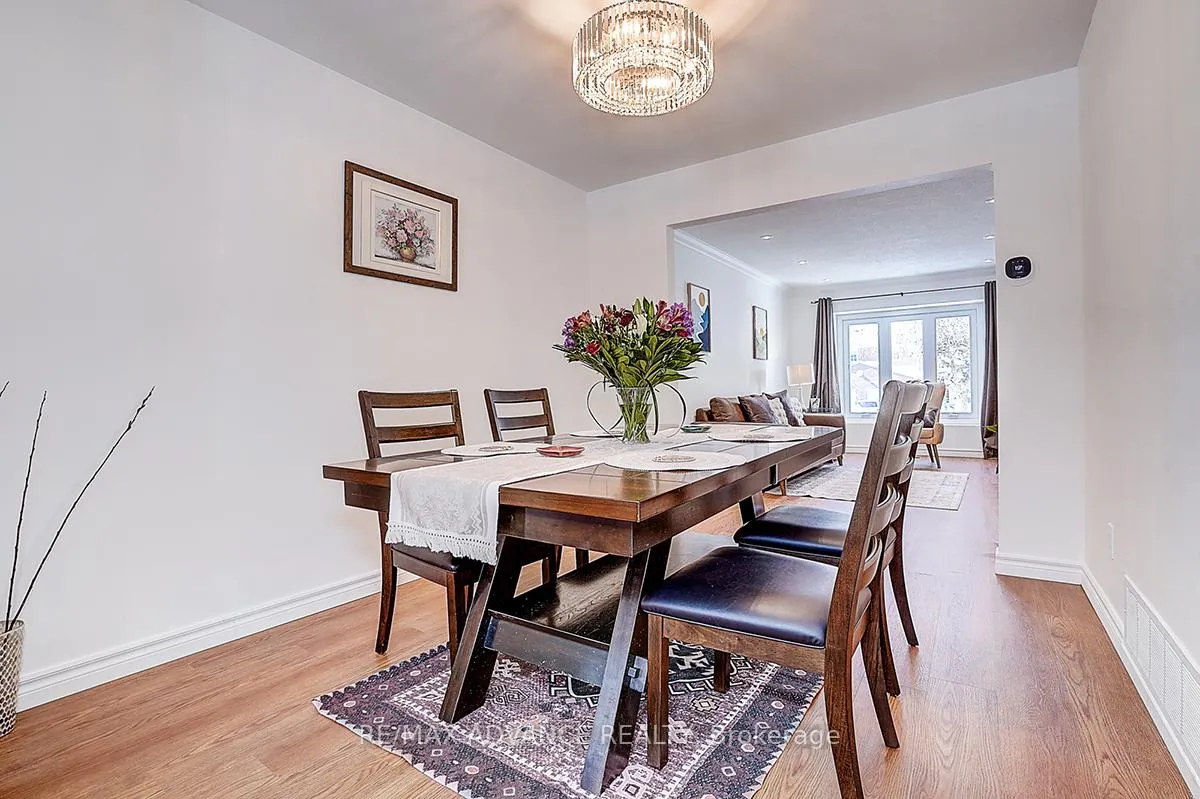 Photo 9 of 25 West Borough Street, Markham, Aileen-Willowbrook — HOMEH