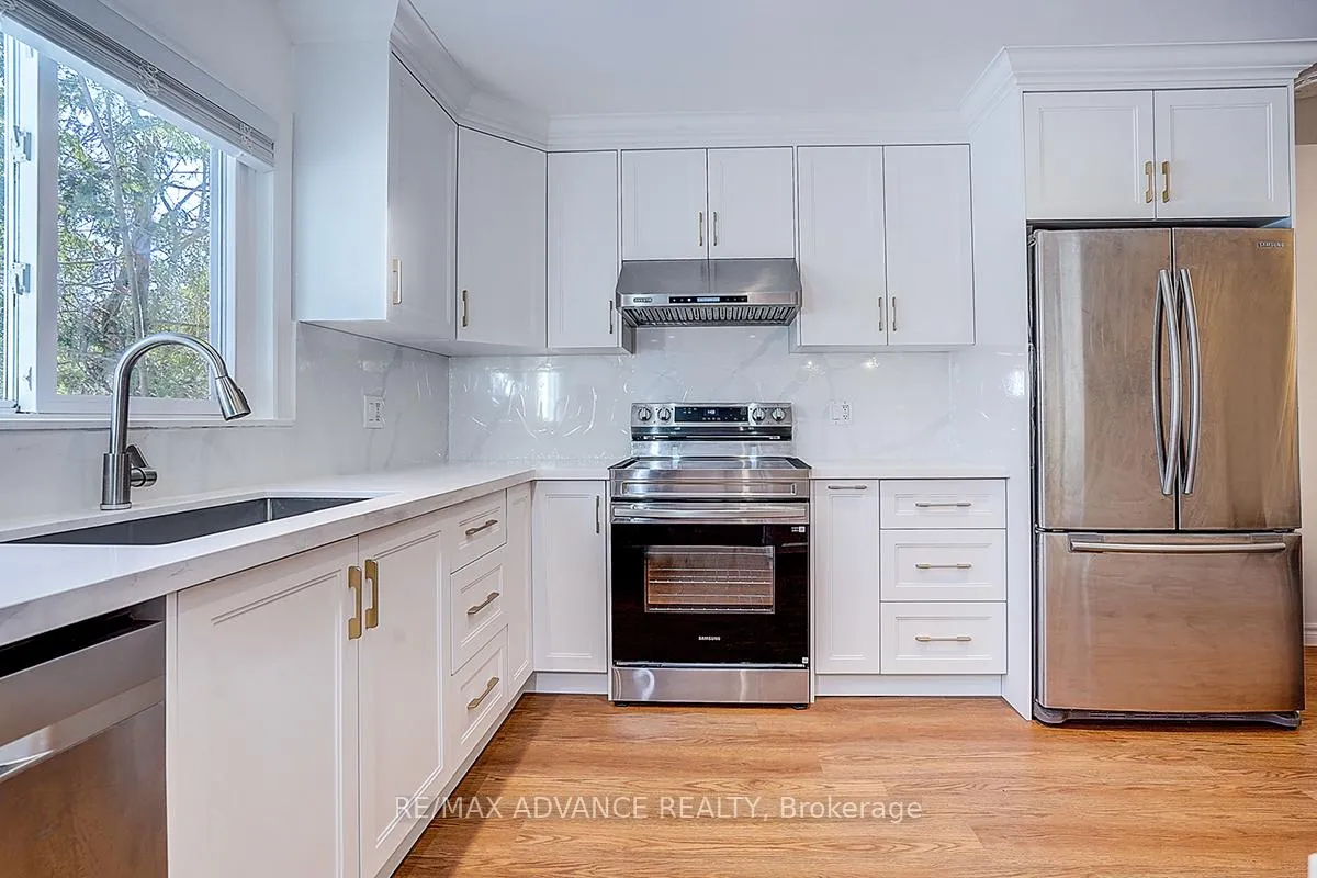 Photo 13 of 25 West Borough Street, Markham, Aileen-Willowbrook — HOMEH