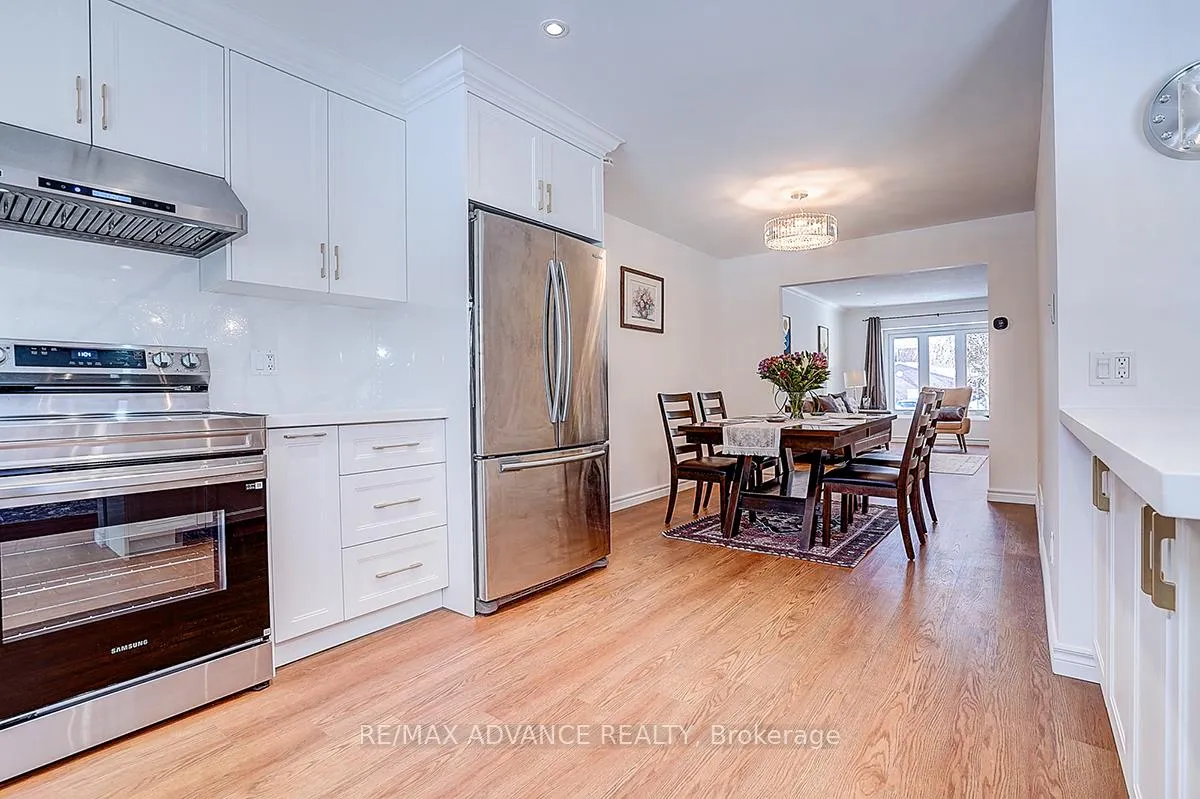 Photo 14 of 25 West Borough Street, Markham, Aileen-Willowbrook — HOMEH
