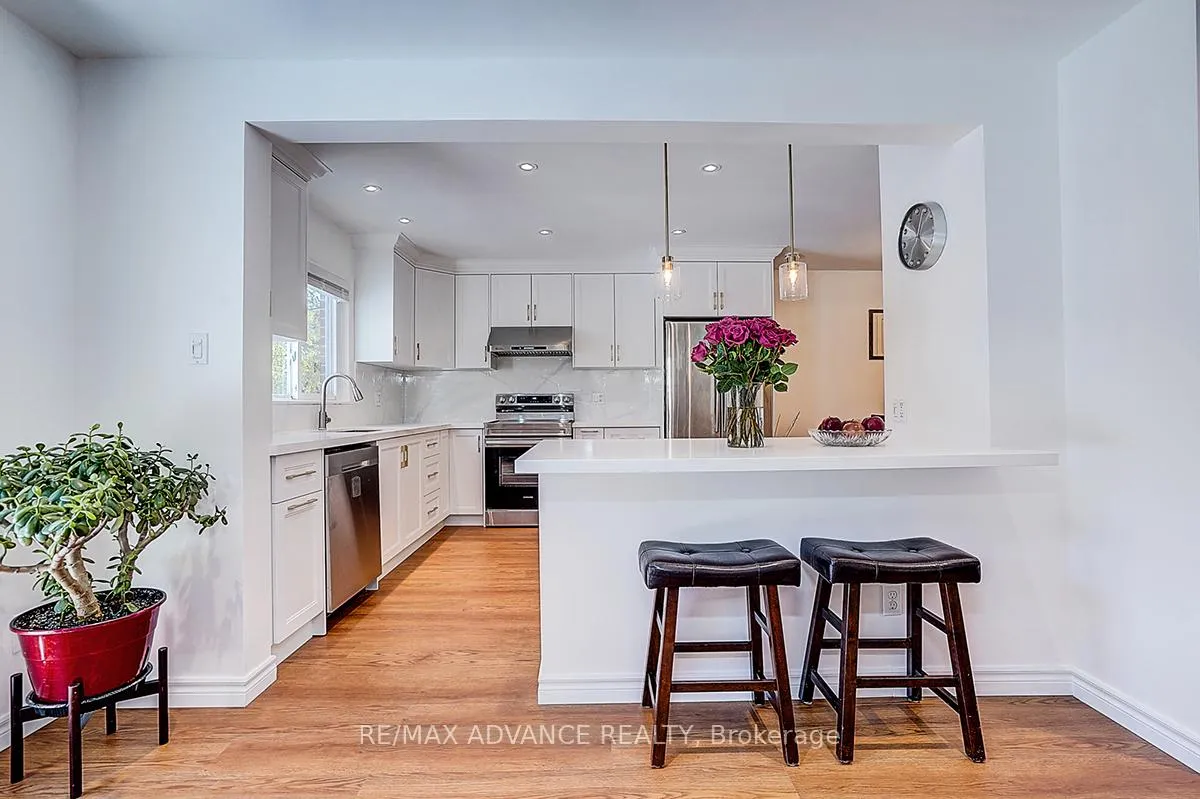 Photo 16 of 25 West Borough Street, Markham, Aileen-Willowbrook — HOMEH