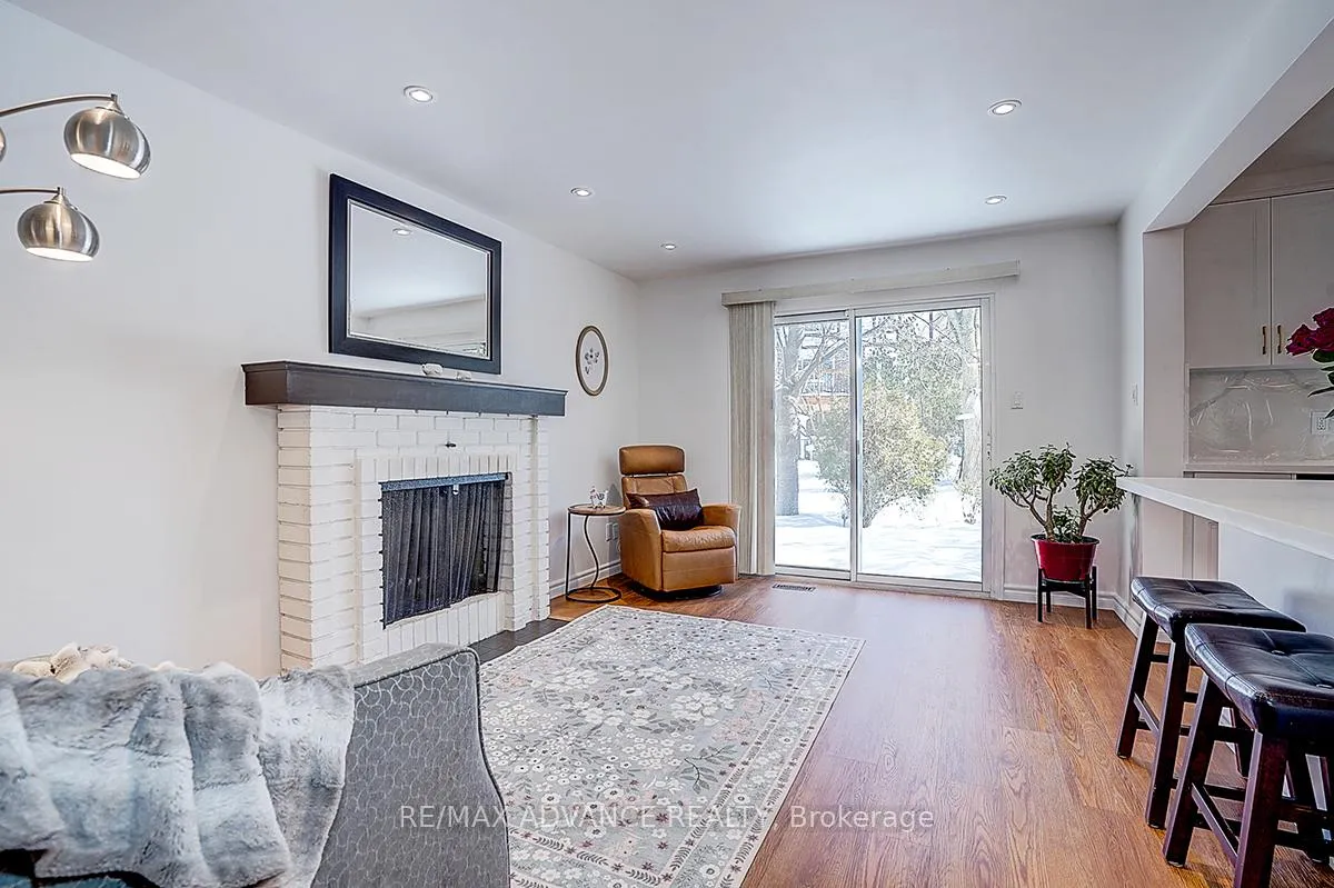 Photo 17 of 25 West Borough Street, Markham, Aileen-Willowbrook — HOMEH