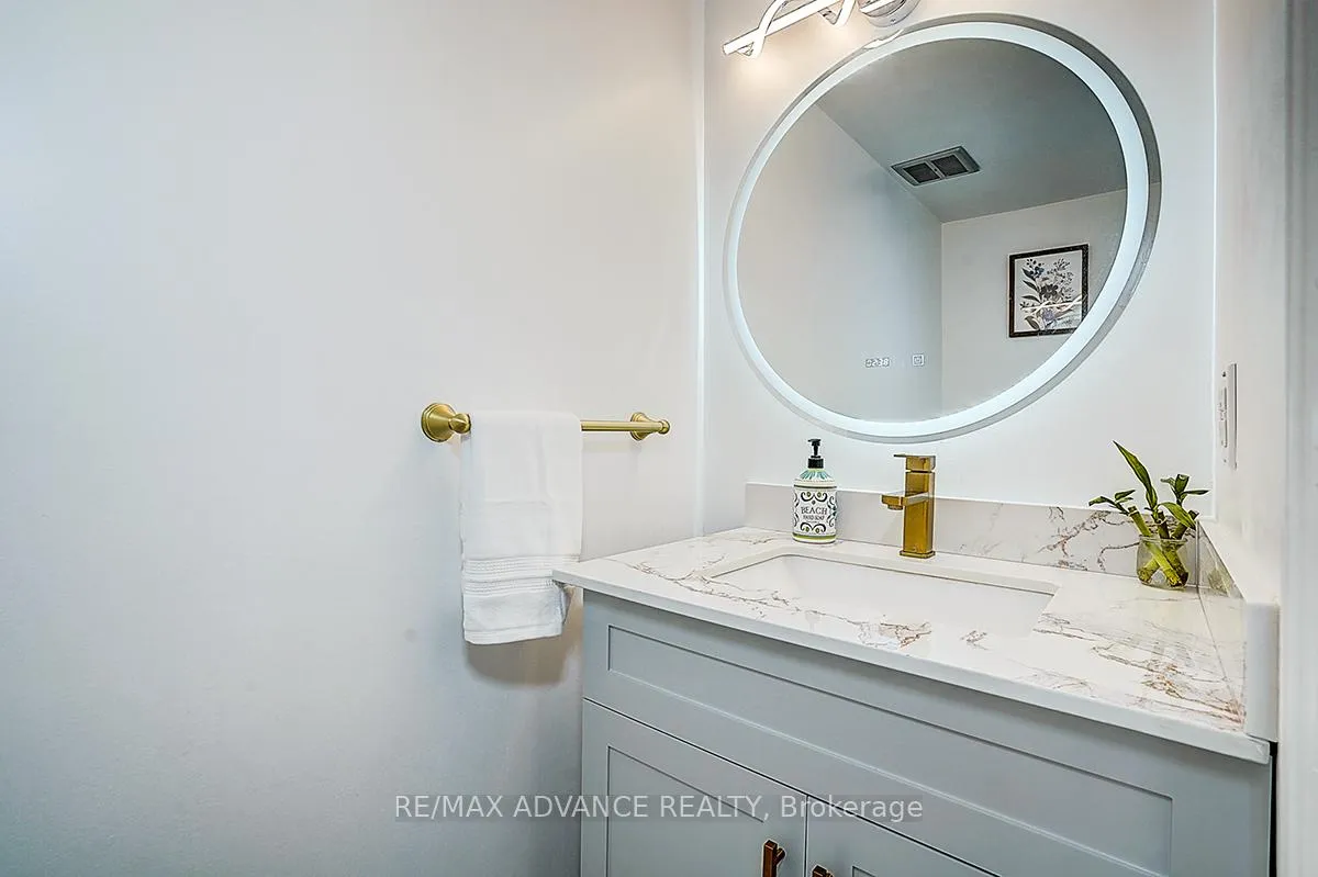 Photo 23 of 25 West Borough Street, Markham, Aileen-Willowbrook — HOMEH
