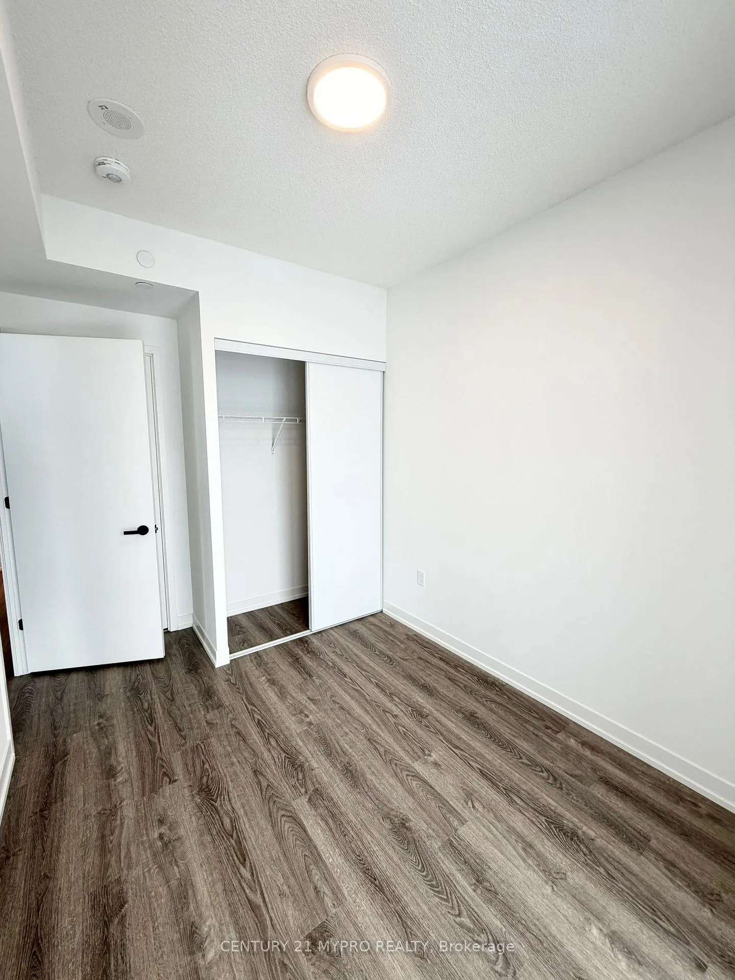 Photo 14 of Unit 5812, 8 Interchange Way, Vaughan, Vaughan Corporate Centre — HOMEH