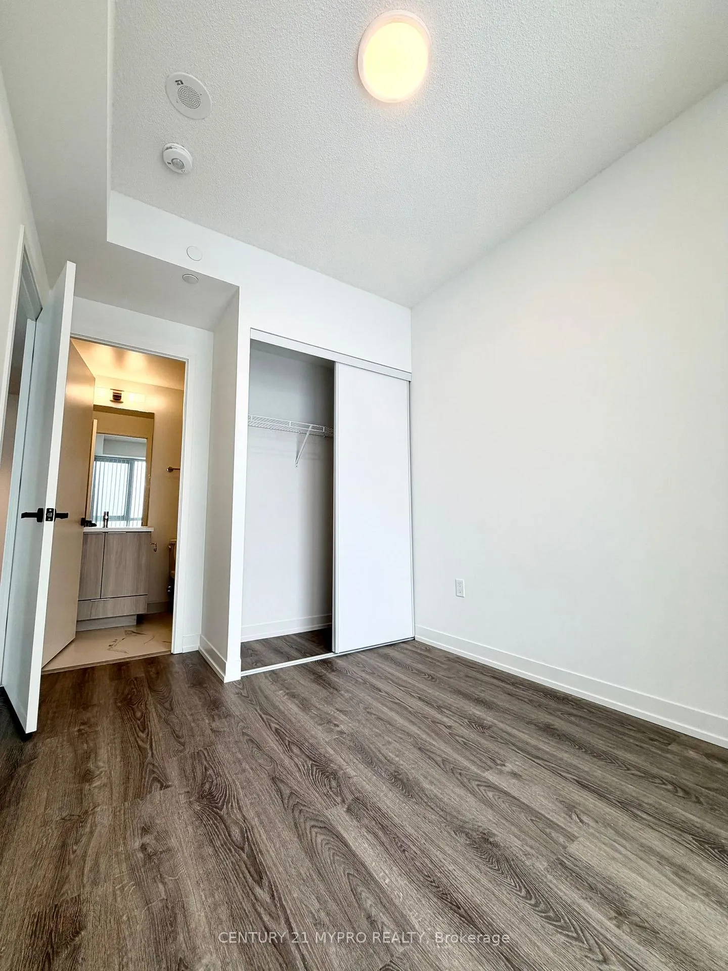 Photo 16 of Unit 5812, 8 Interchange Way, Vaughan, Vaughan Corporate Centre — HOMEH