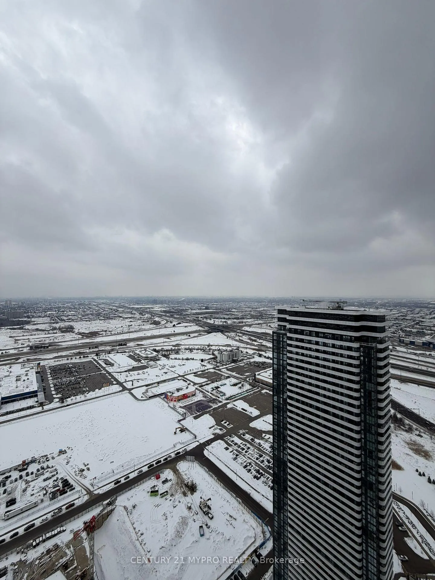 Photo 17 of Unit 5812, 8 Interchange Way, Vaughan, Vaughan Corporate Centre — HOMEH