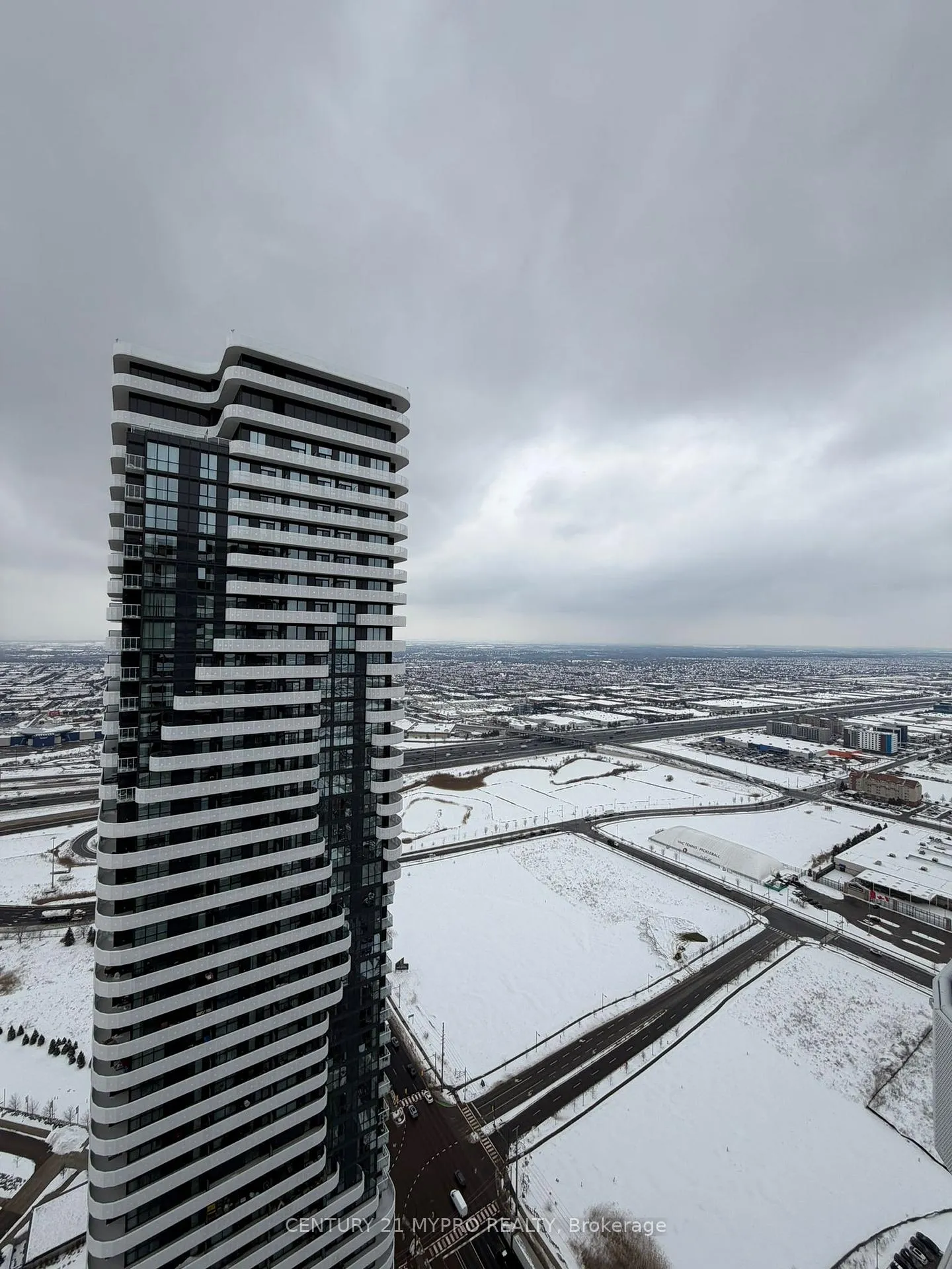 Photo 18 of Unit 5812, 8 Interchange Way, Vaughan, Vaughan Corporate Centre — HOMEH