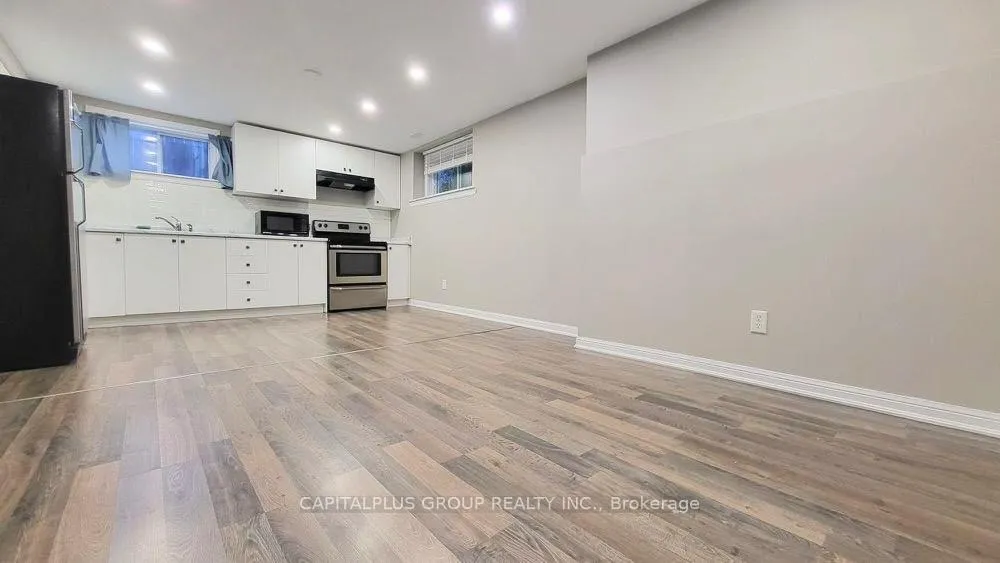 Front of Unit Lower, 712 Hewson Drive