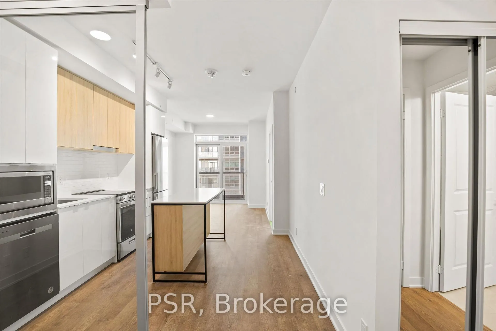 Photo 2 of Unit 1908, 30 Upper Mall Way, Vaughan, Brownridge — HOMEH