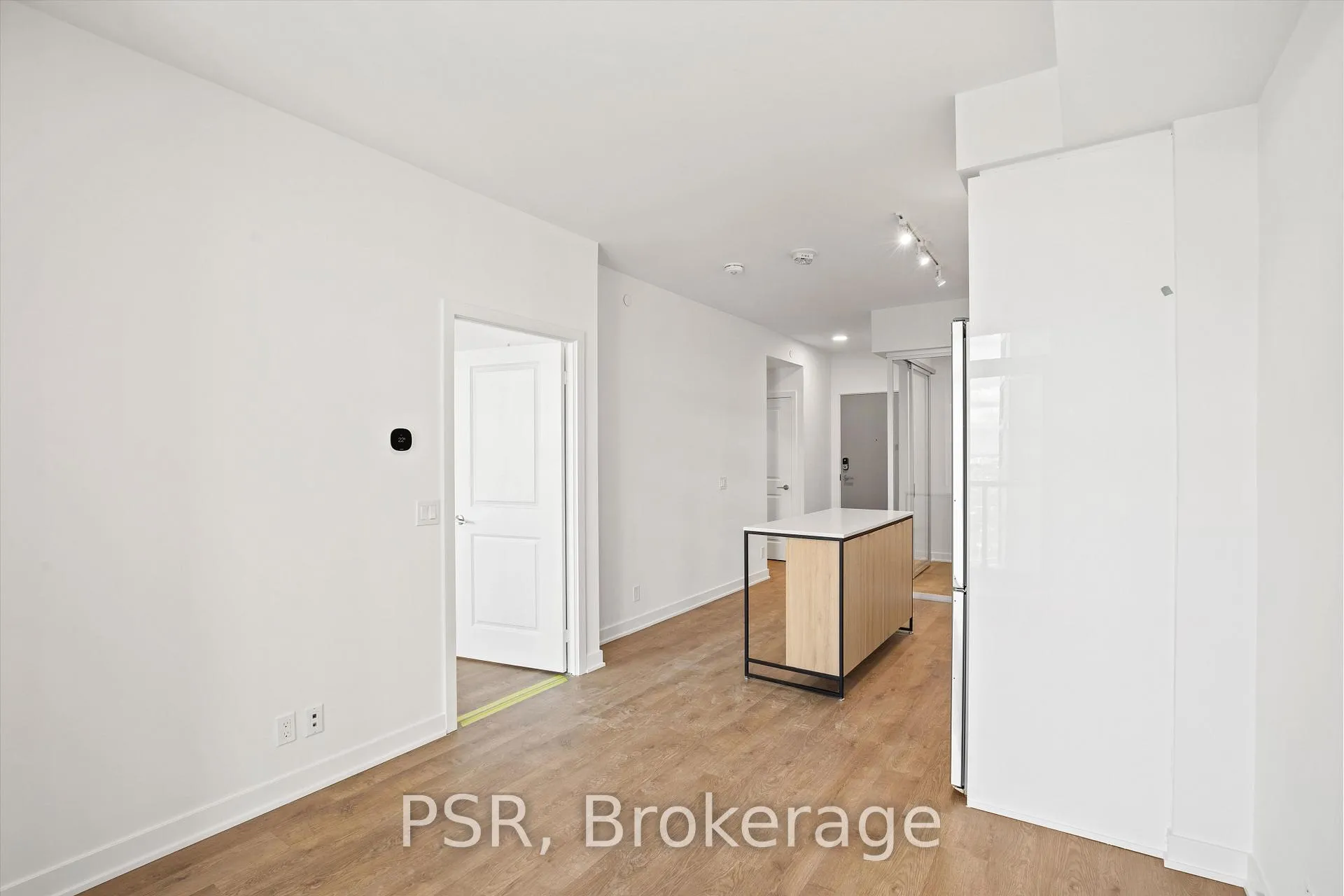 Photo 6 of Unit 1908, 30 Upper Mall Way, Vaughan, Brownridge — HOMEH