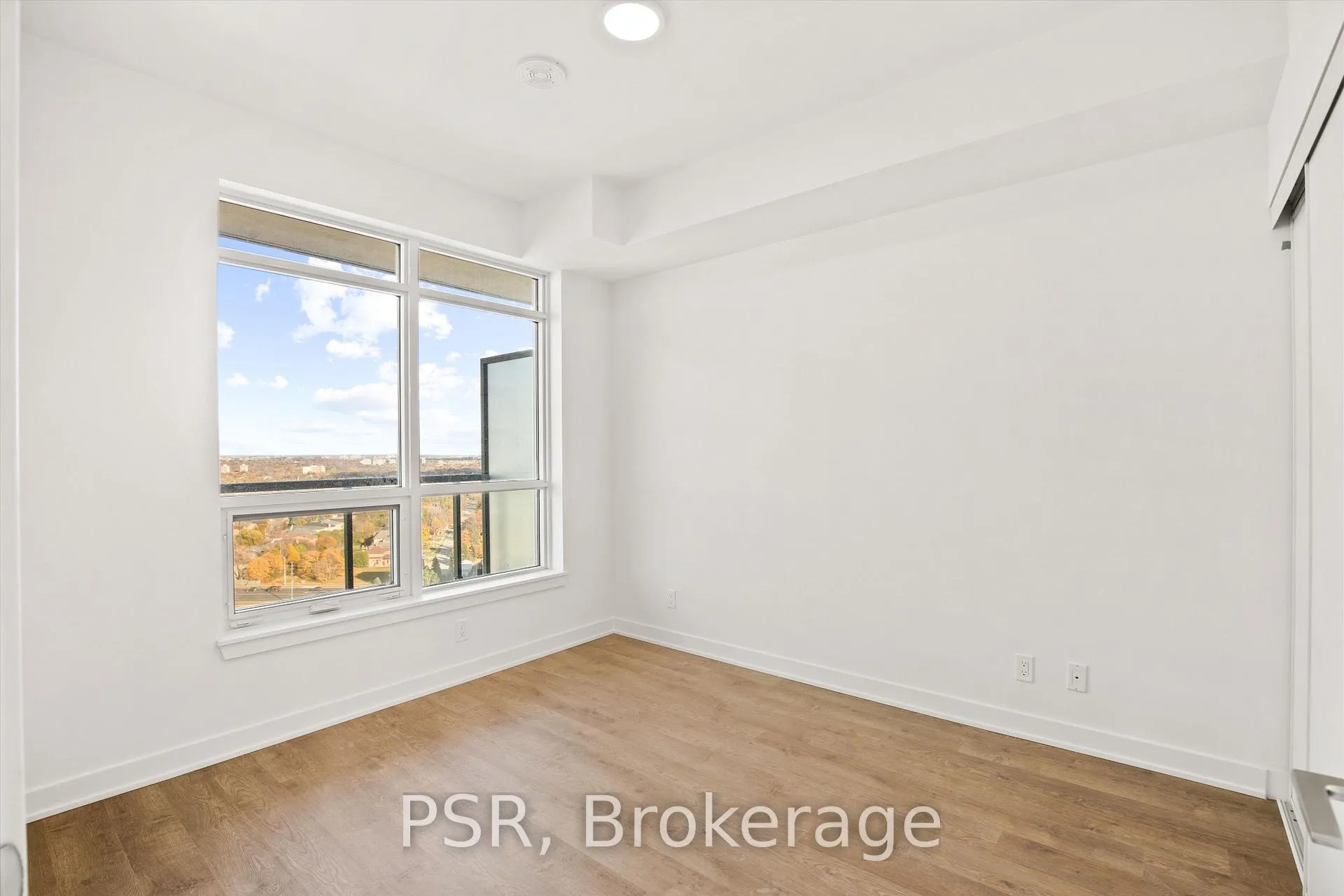Photo 13 of Unit 1908, 30 Upper Mall Way, Vaughan, Brownridge — HOMEH