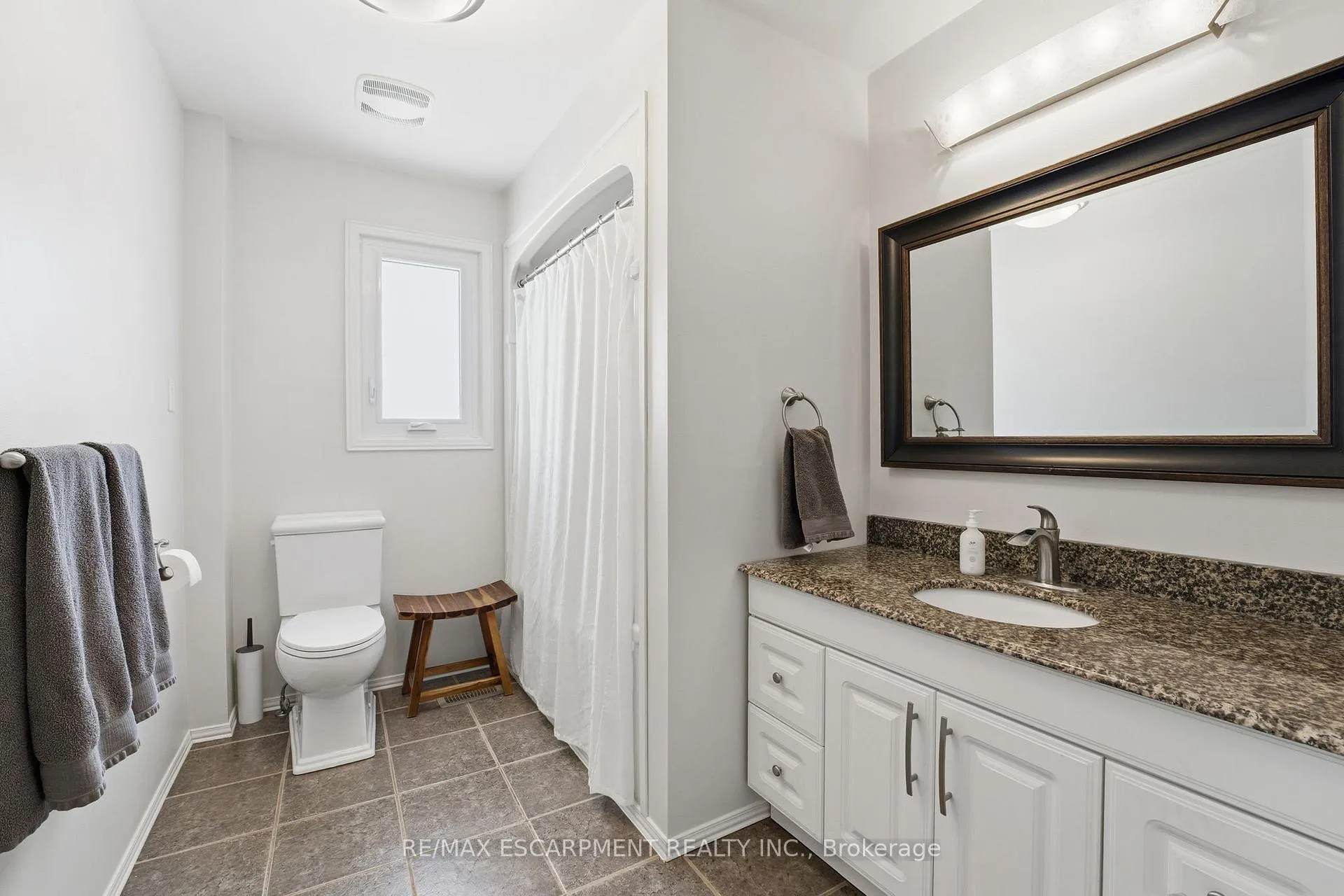 Photo 15 of 628 Haldimand Rd 17, Haldimand, Dunnville — HOMEH