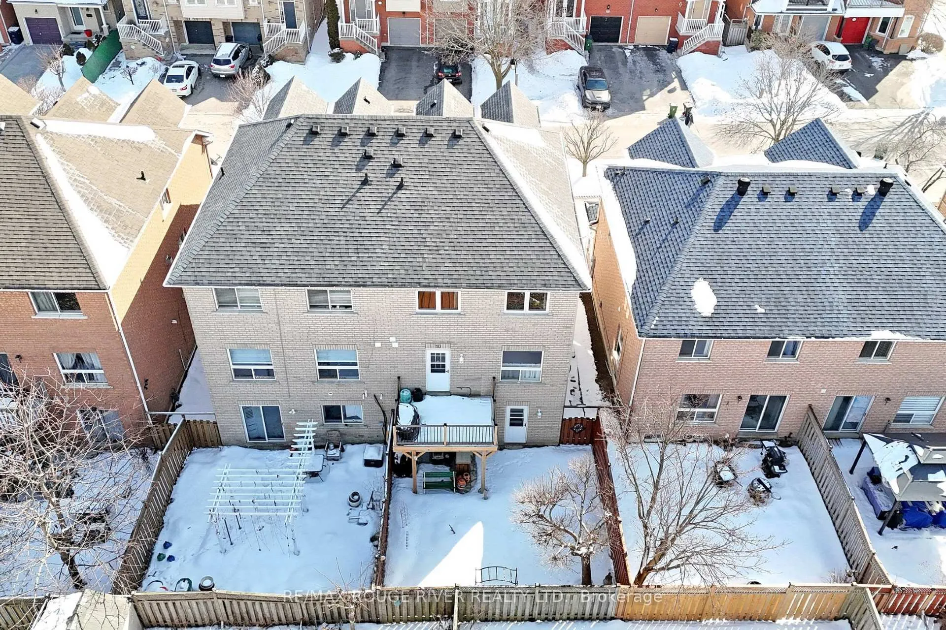 Photo 3 of 10 Moorefield Drive, Scarborough, Rouge — HOMEH