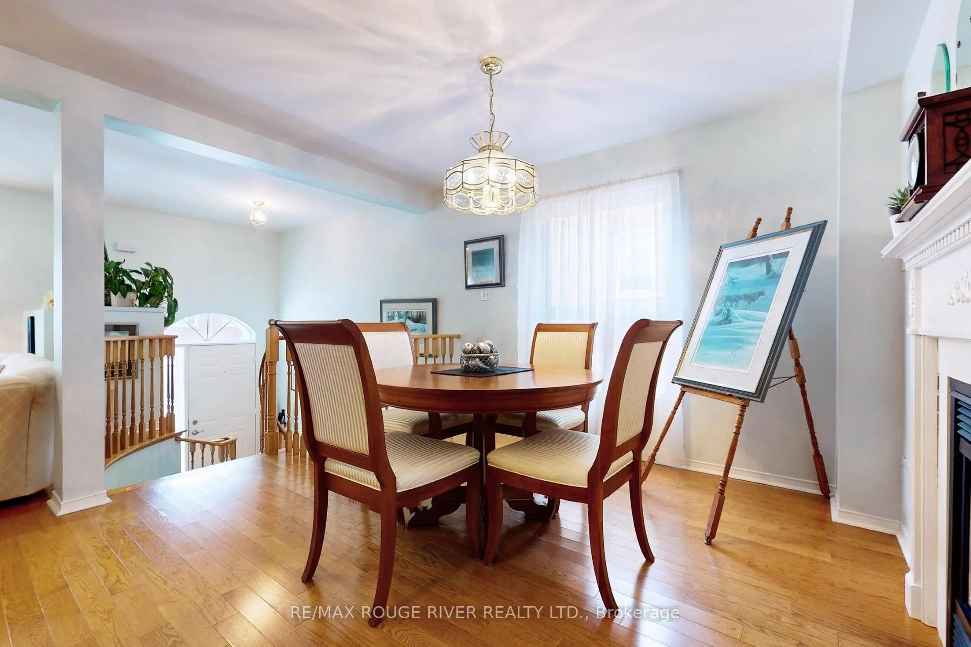 Photo 8 of 10 Moorefield Drive, Scarborough, Rouge — HOMEH