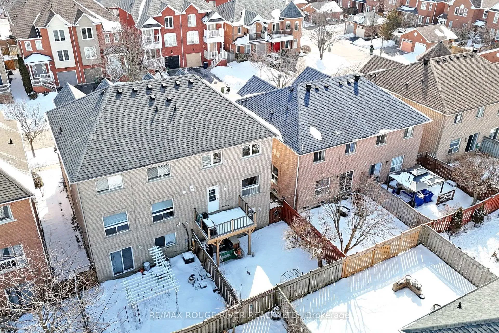 Photo 20 of 10 Moorefield Drive, Scarborough, Rouge — HOMEH