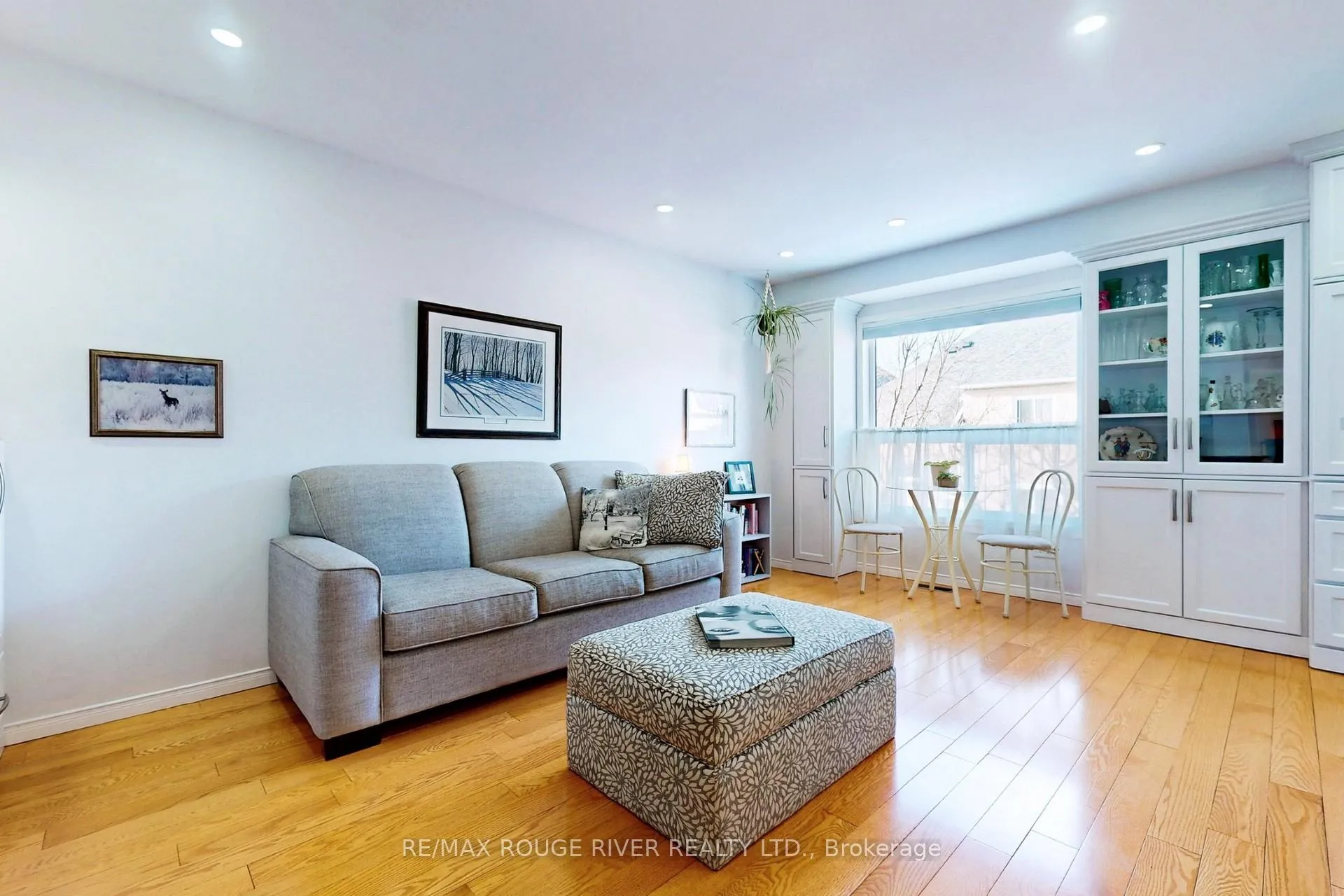Photo 21 of 10 Moorefield Drive, Scarborough, Rouge — HOMEH