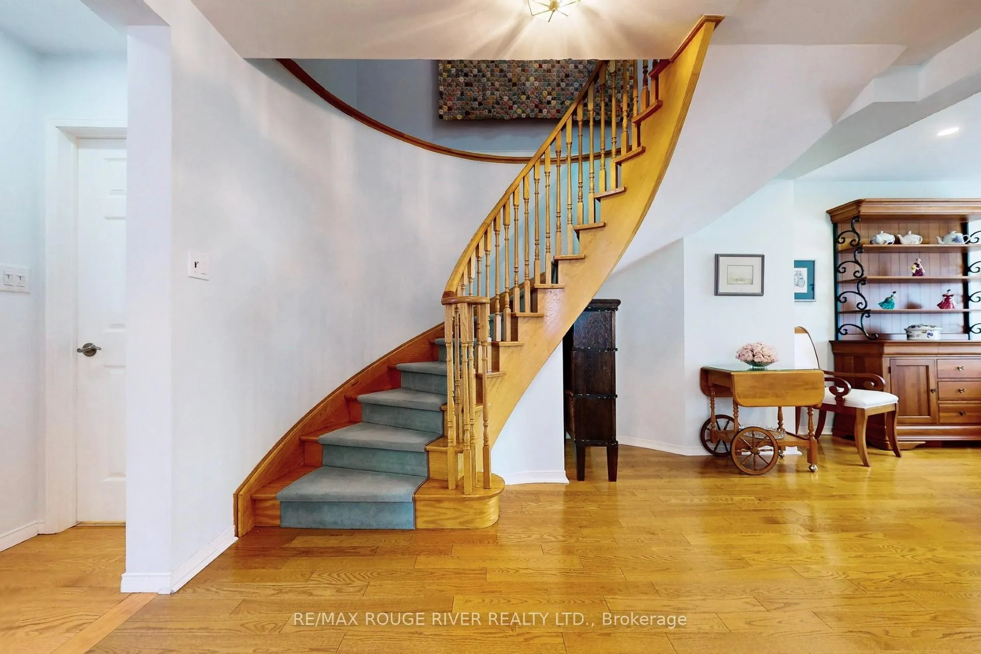 Photo 24 of 10 Moorefield Drive, Scarborough, Rouge — HOMEH