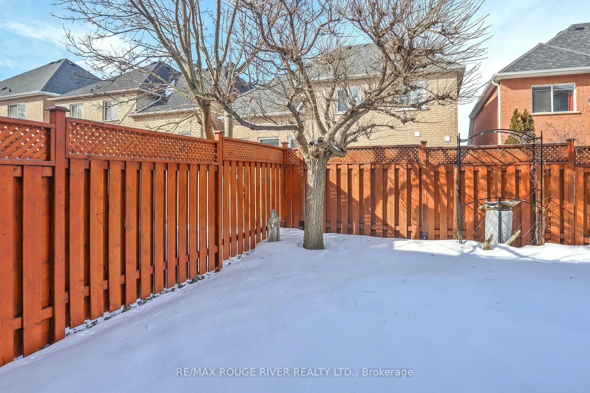 Photo 44 of 10 Moorefield Drive, Scarborough, Rouge — HOMEH
