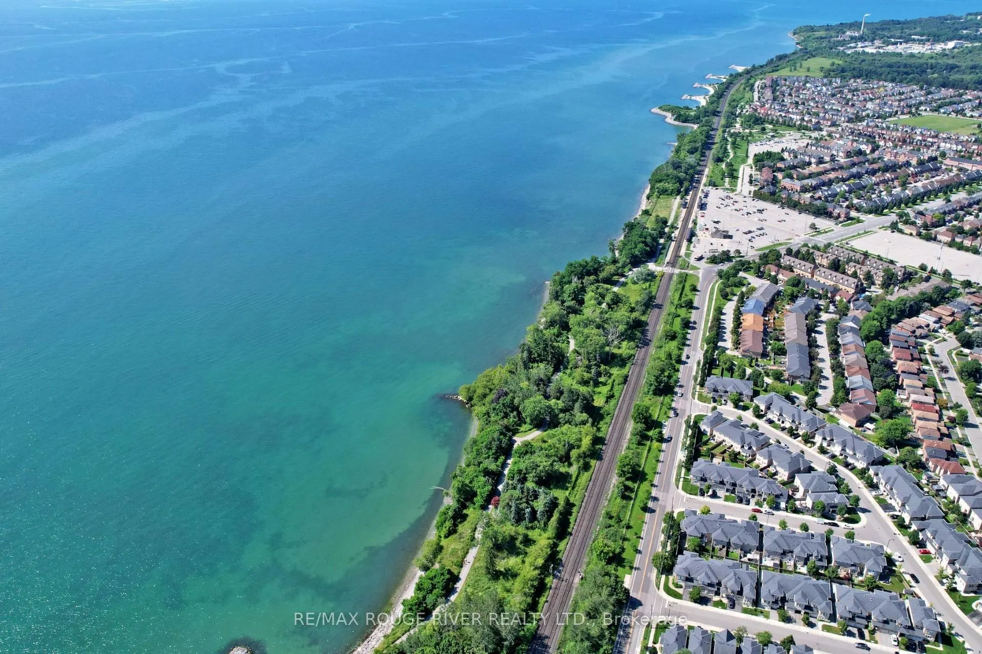 Photo 48 of 10 Moorefield Drive, Scarborough, Rouge — HOMEH