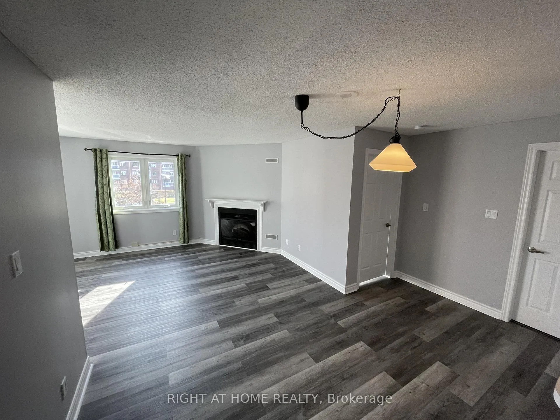 Photo 4 of Unit 307, 193 Lake Driveway, Ajax, South West — HOMEH