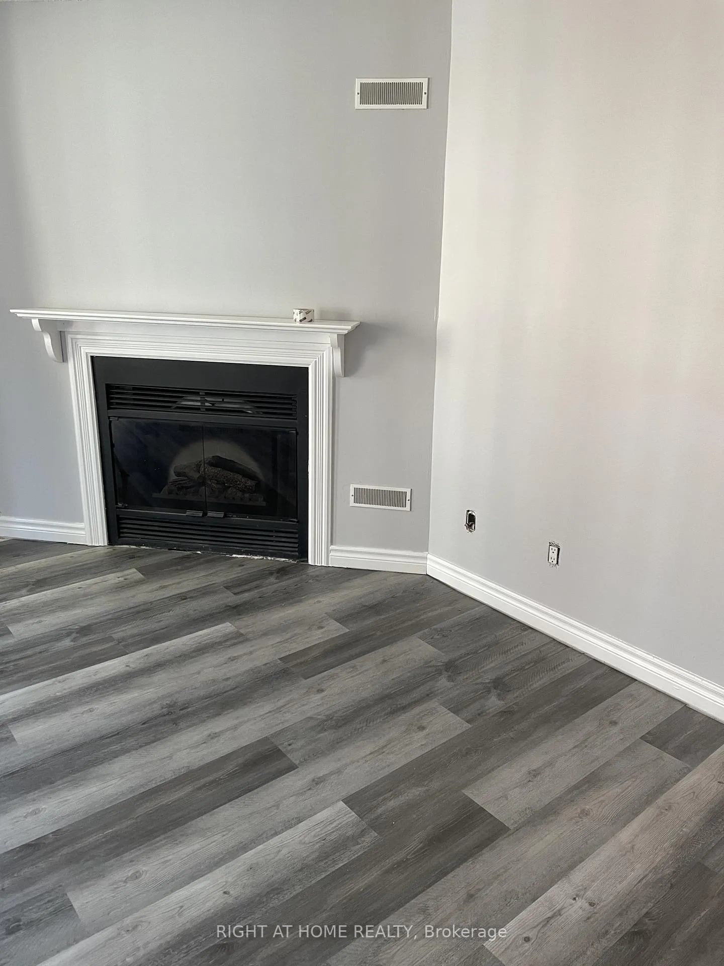 Photo 5 of Unit 307, 193 Lake Driveway, Ajax, South West — HOMEH