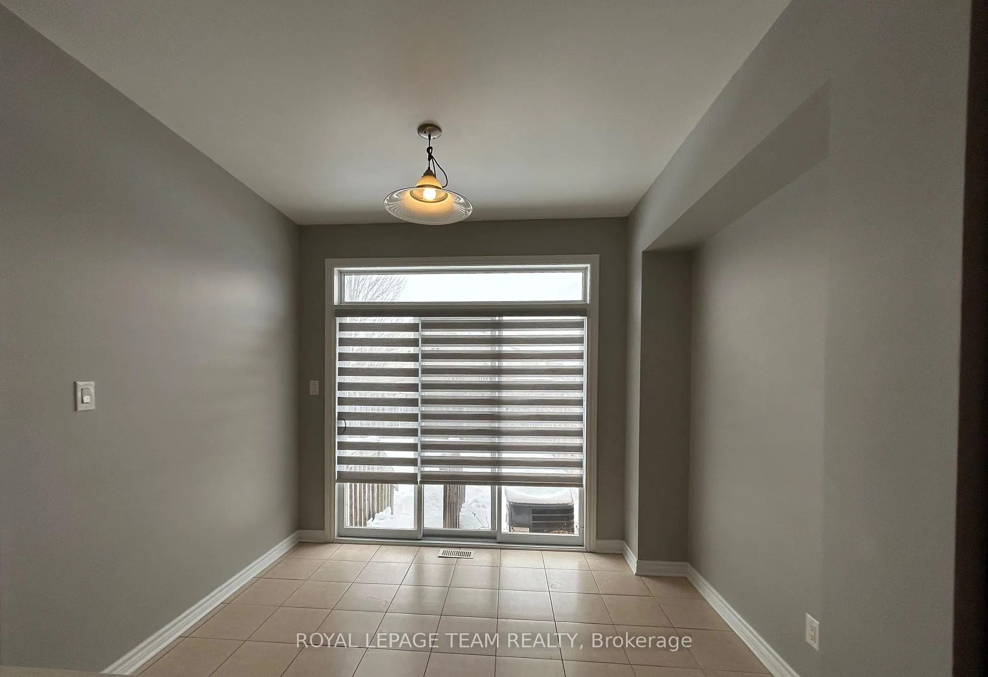 Photo 10 of 227 Jersey Tea Circle N, Ottawa, Riverside South/Gloucester Glen — HOMEH