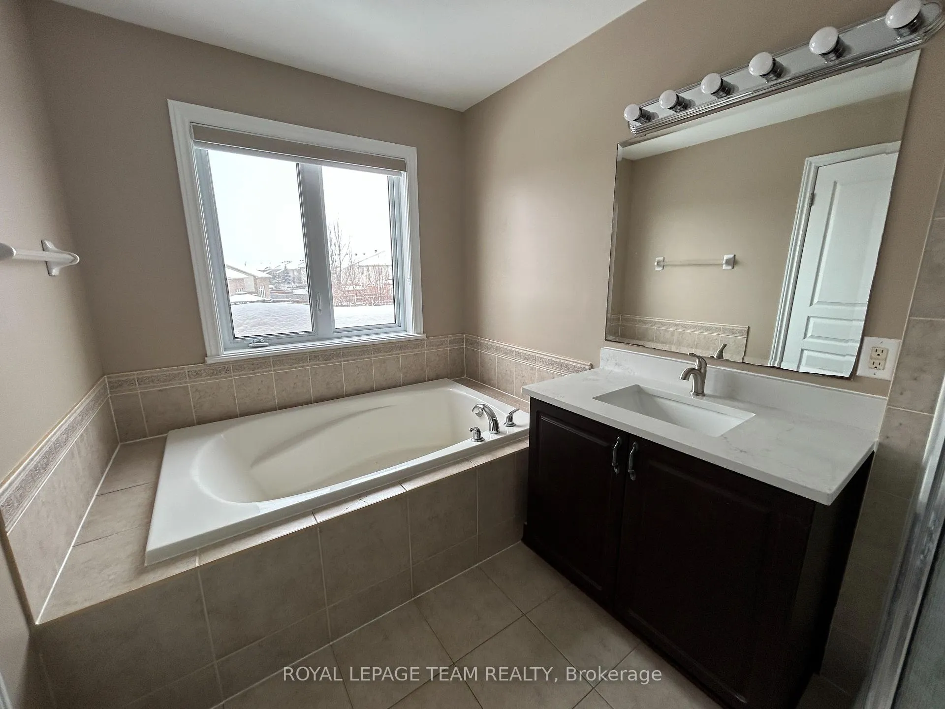 Photo 15 of 227 Jersey Tea Circle N, Ottawa, Riverside South/Gloucester Glen — HOMEH