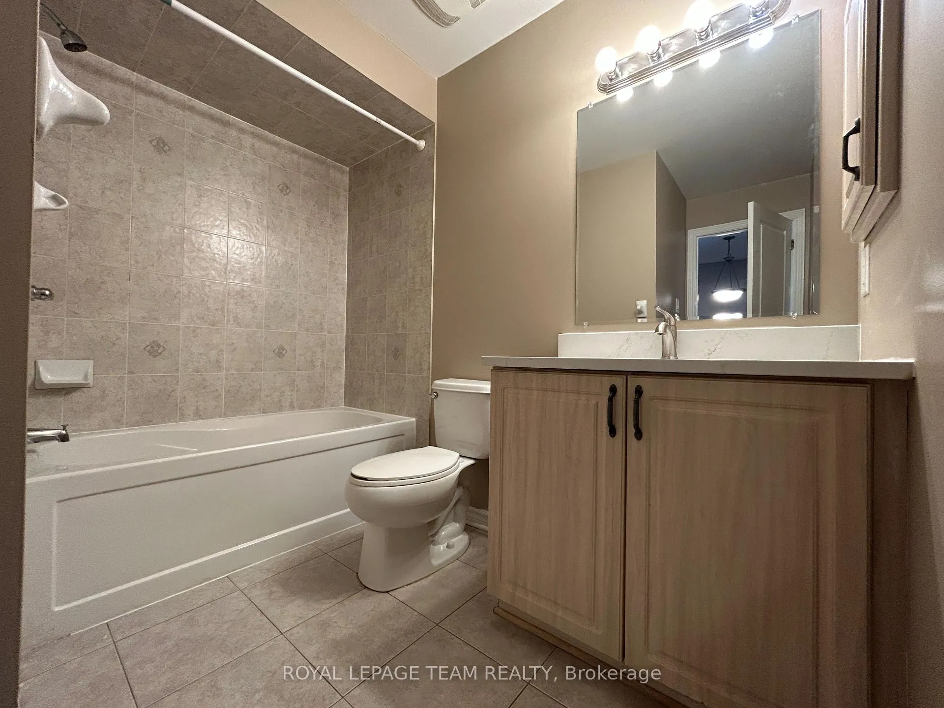 Photo 19 of 227 Jersey Tea Circle N, Ottawa, Riverside South/Gloucester Glen — HOMEH