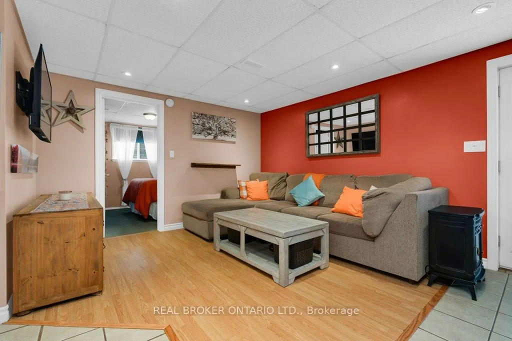 Photo 8 of 48 Ward Drive, Barrie, Painswick North — HOMEH