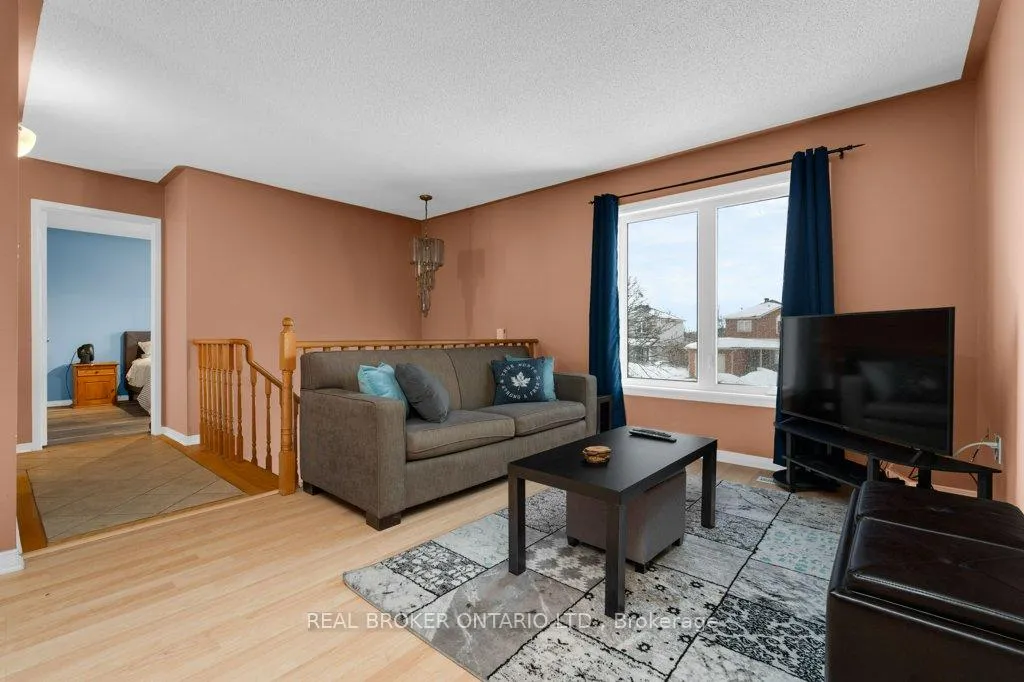 Photo 19 of 48 Ward Drive, Barrie, Painswick North — HOMEH