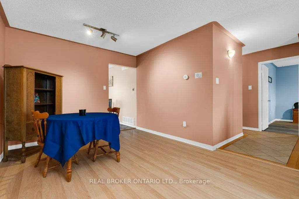 Photo 20 of 48 Ward Drive, Barrie, Painswick North — HOMEH