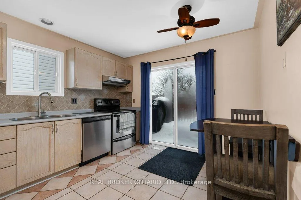 Photo 22 of 48 Ward Drive, Barrie, Painswick North — HOMEH