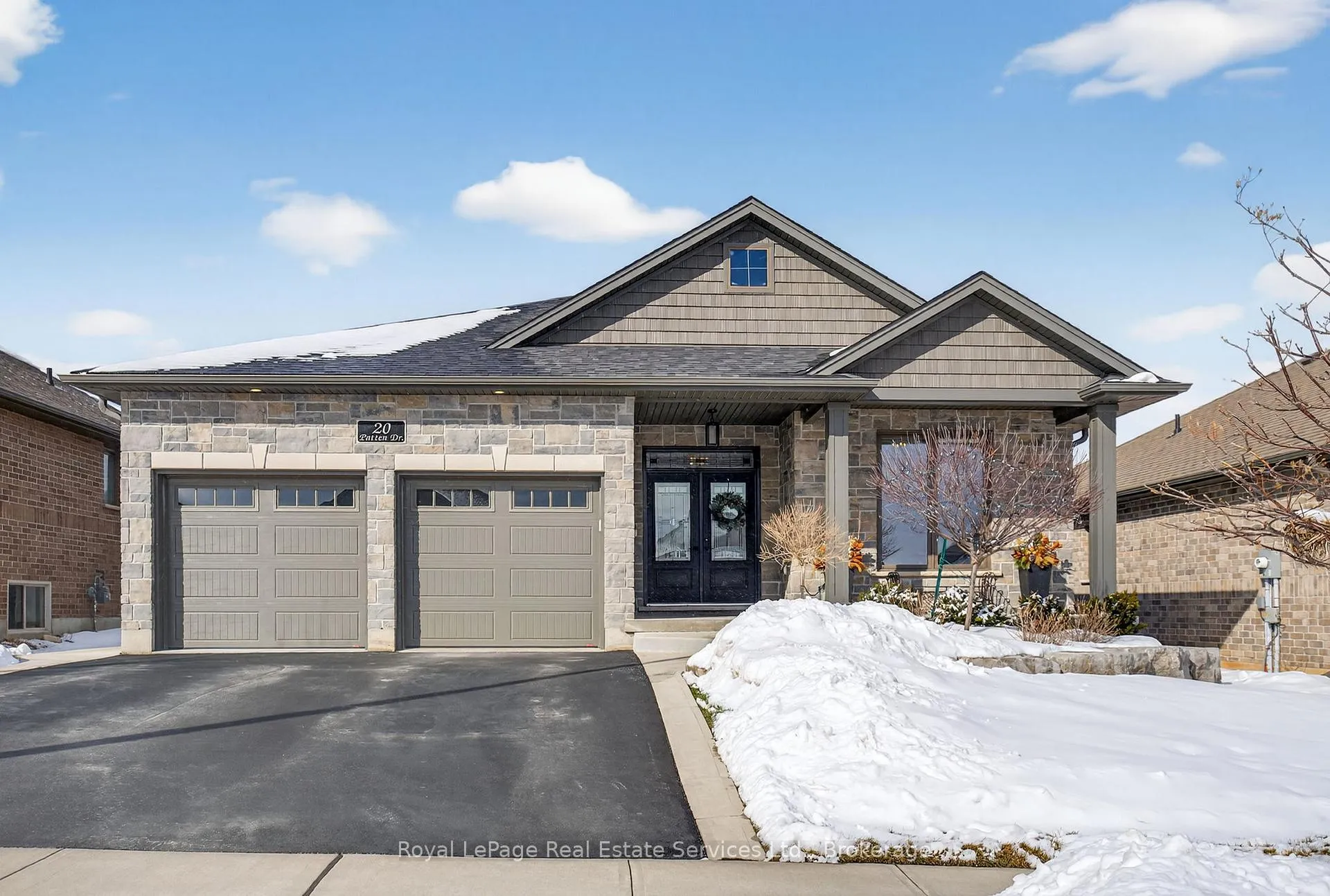 Photo 3 of 20 Patten Drive, Brant, South Dumfries — HOMEH