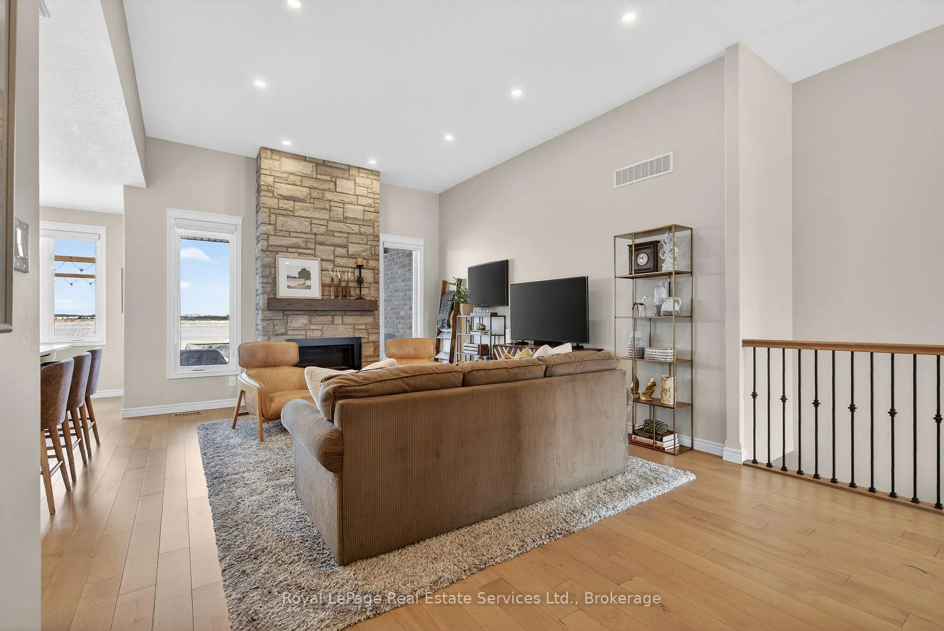 Photo 6 of 20 Patten Drive, Brant, South Dumfries — HOMEH