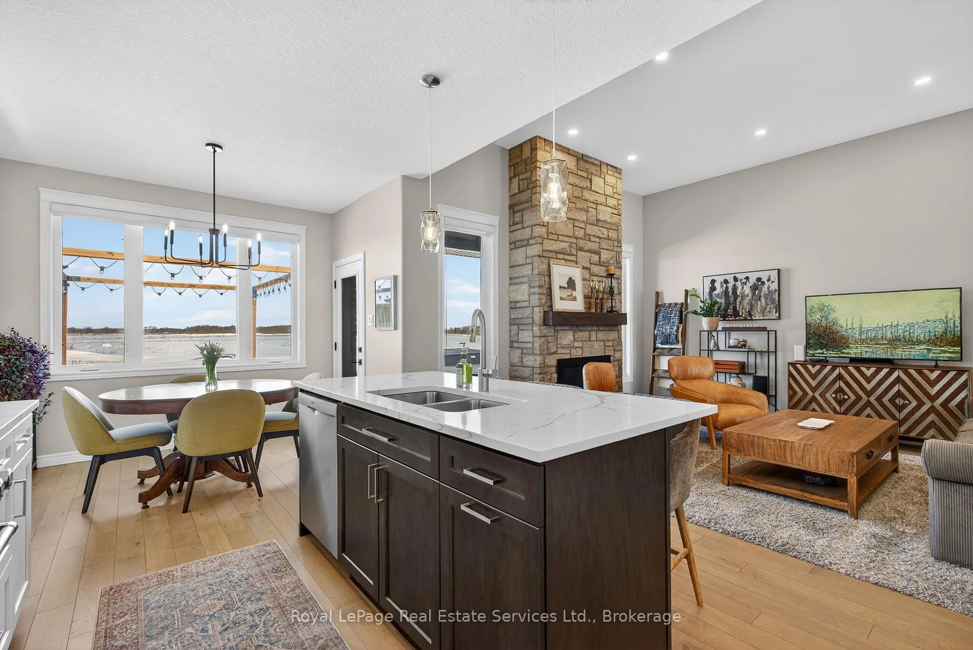 Photo 12 of 20 Patten Drive, Brant, South Dumfries — HOMEH