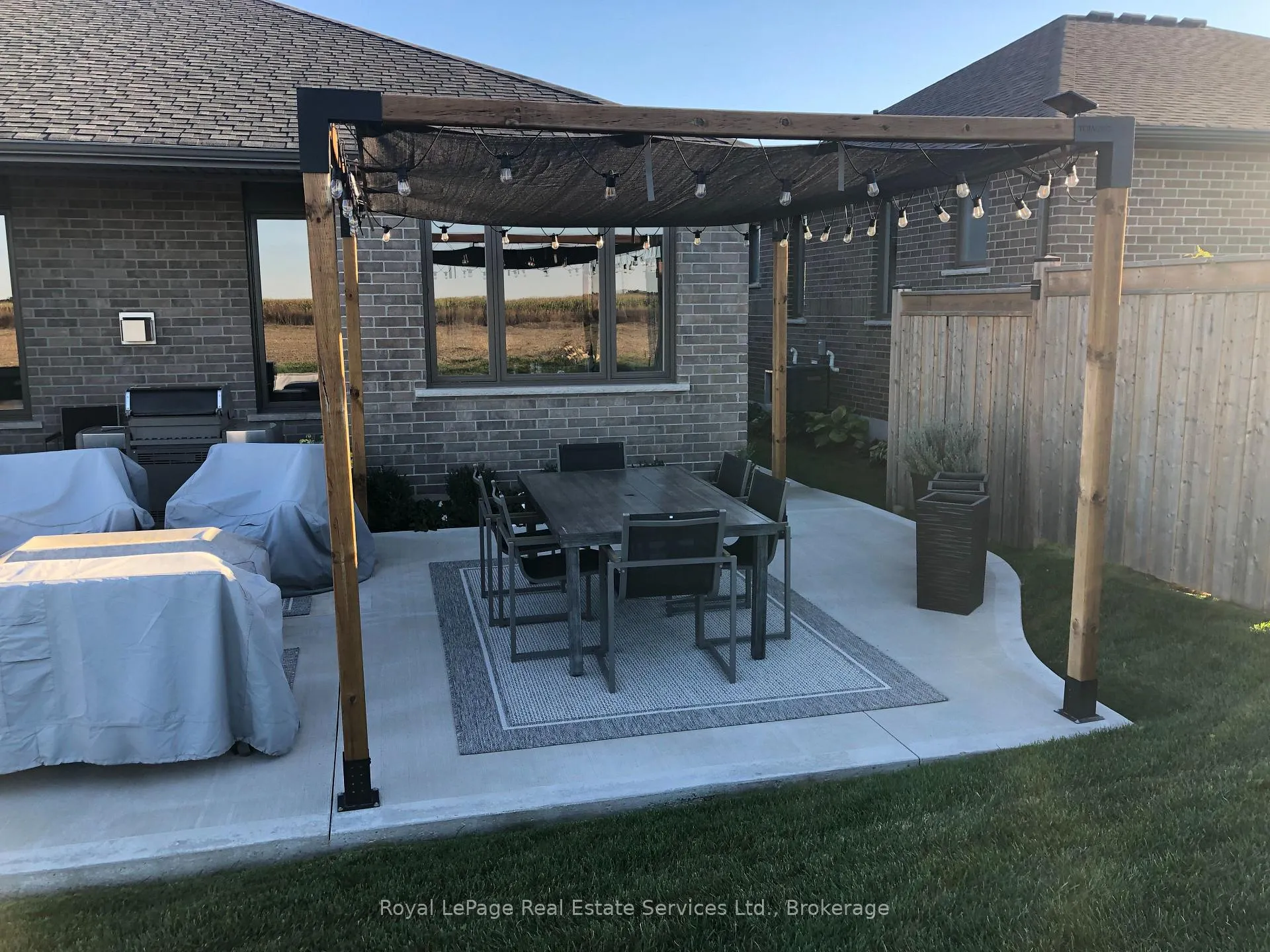 Photo 43 of 20 Patten Drive, Brant, South Dumfries — HOMEH