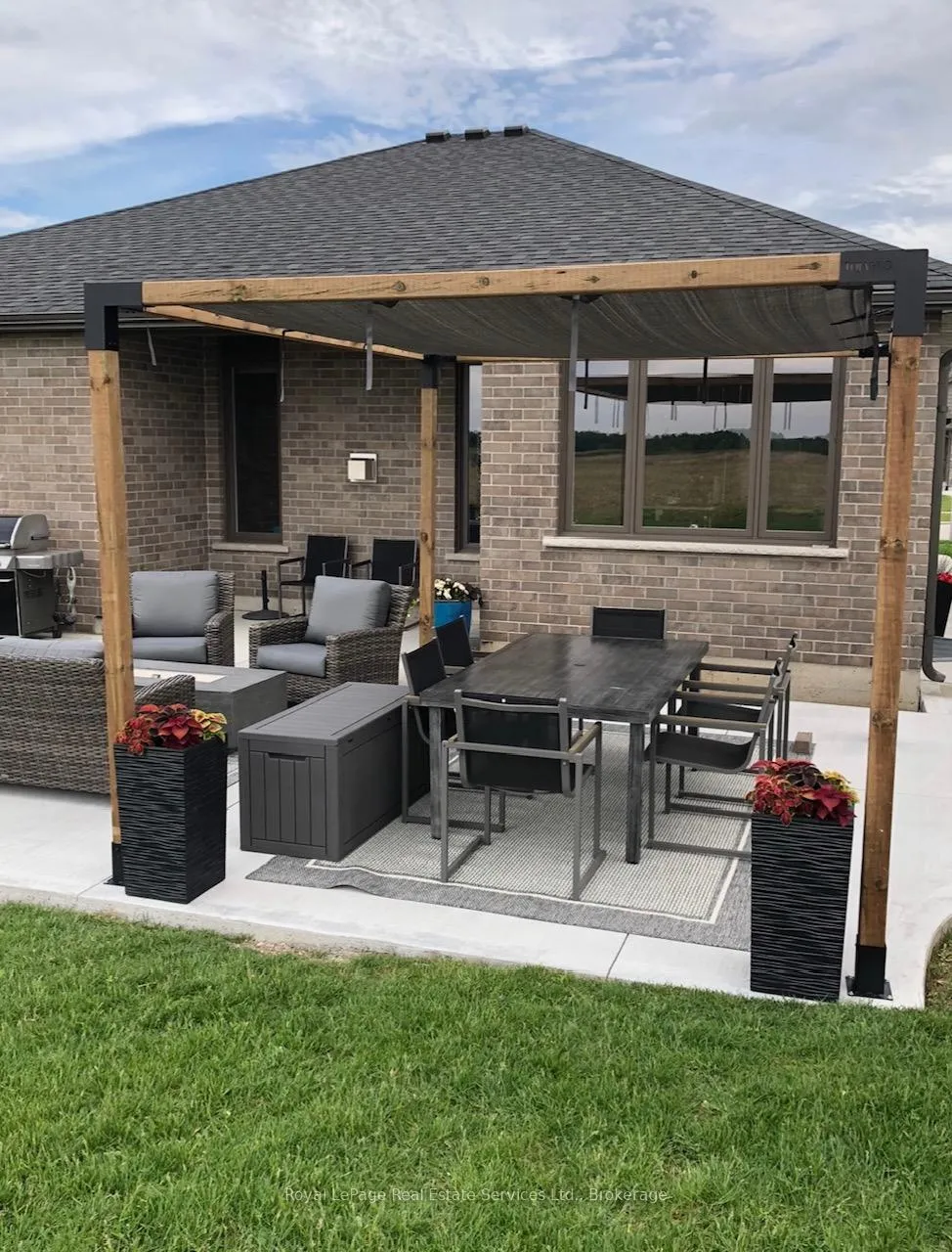 Photo 46 of 20 Patten Drive, Brant, South Dumfries — HOMEH