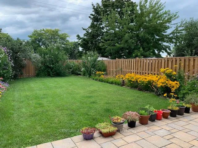 Photo 25 of 708 Abingdon Court, Pickering, West Shore — HOMEH