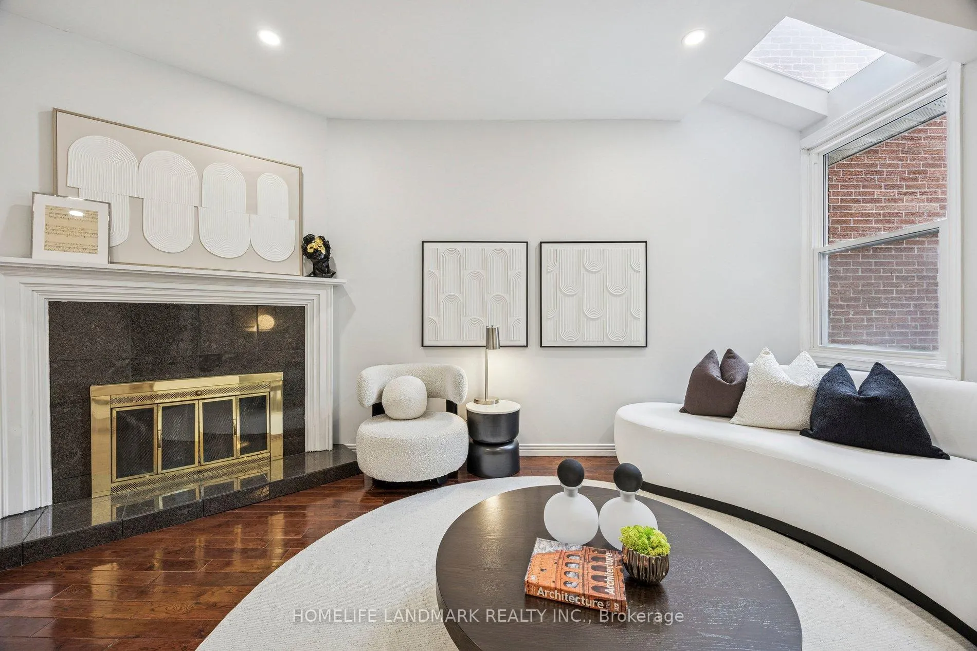 Photo 4 of 149 Glenmanor Way, Vaughan, Crestwood-Springfarm-Yorkhill — HOMEH
