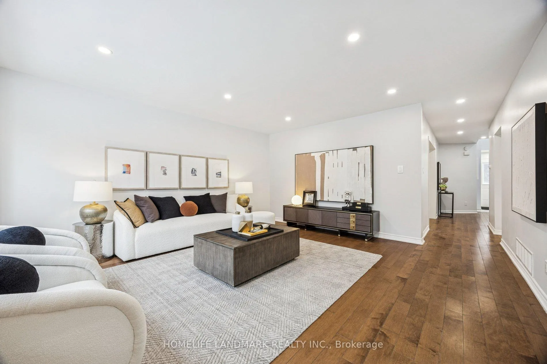 Photo 10 of 149 Glenmanor Way, Vaughan, Crestwood-Springfarm-Yorkhill — HOMEH