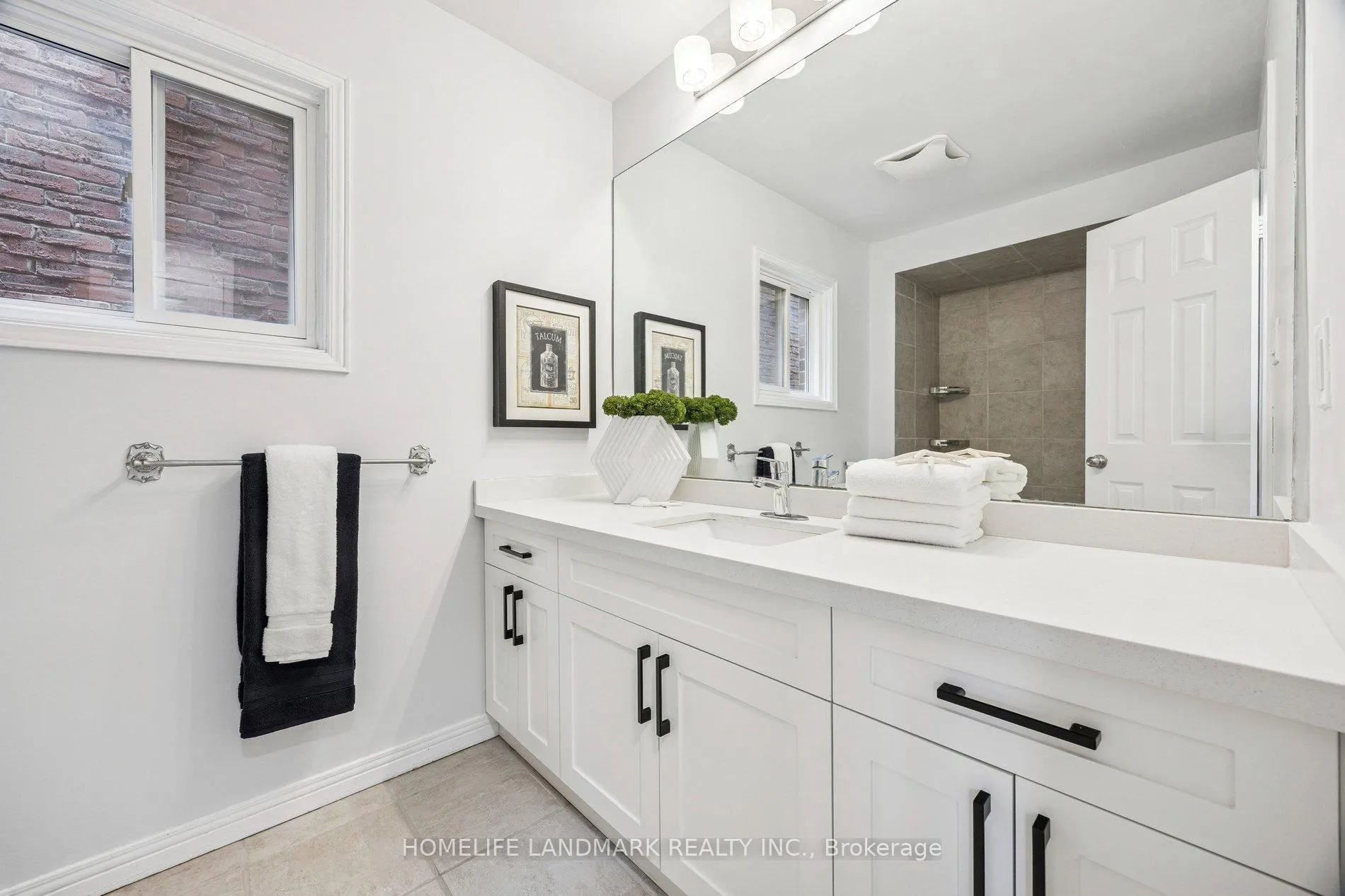 Photo 17 of 149 Glenmanor Way, Vaughan, Crestwood-Springfarm-Yorkhill — HOMEH