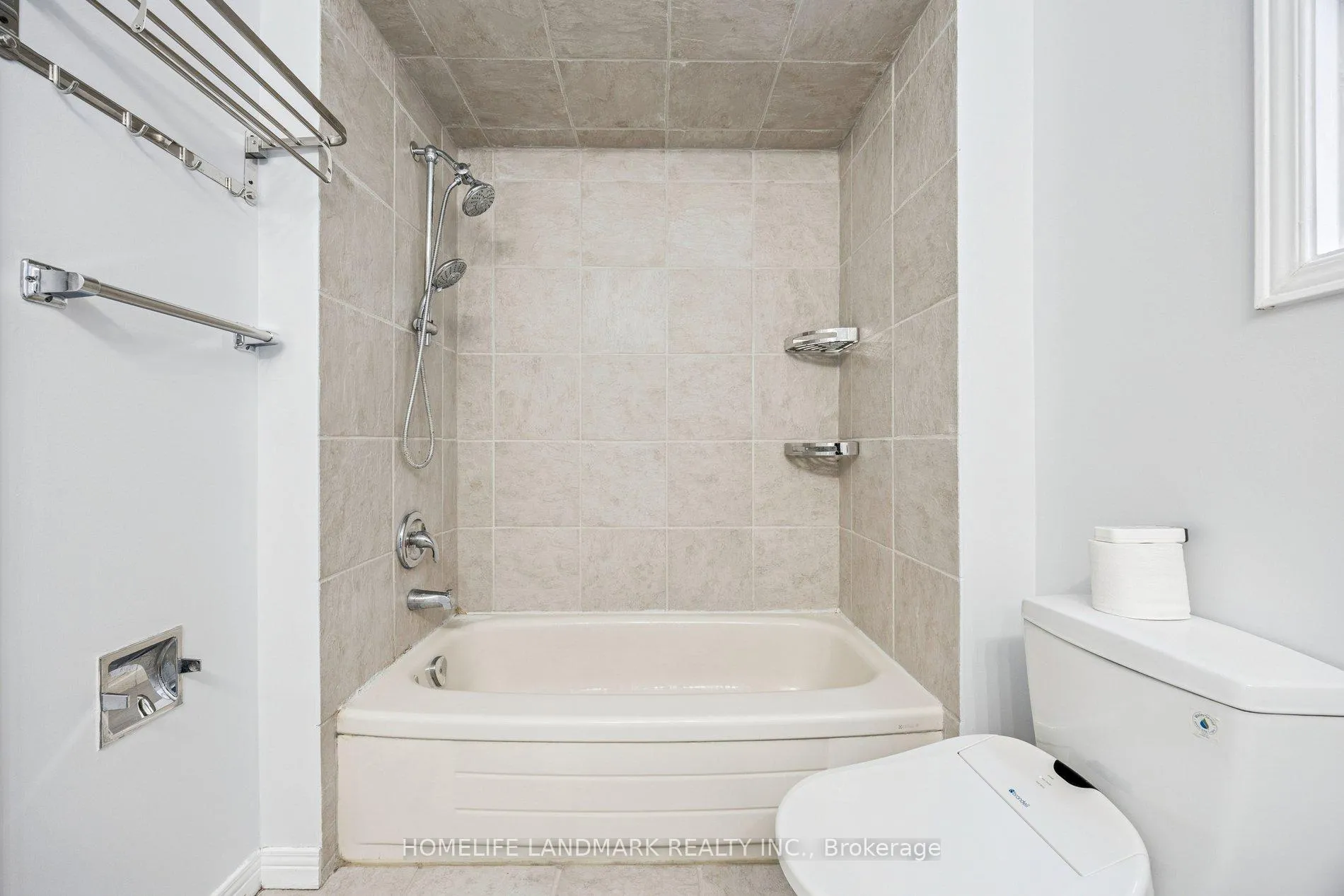 Photo 18 of 149 Glenmanor Way, Vaughan, Crestwood-Springfarm-Yorkhill — HOMEH